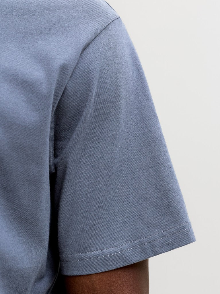 JACK & JONES Jjesoho Tee Crew Neck in Turbulence sleeve detail