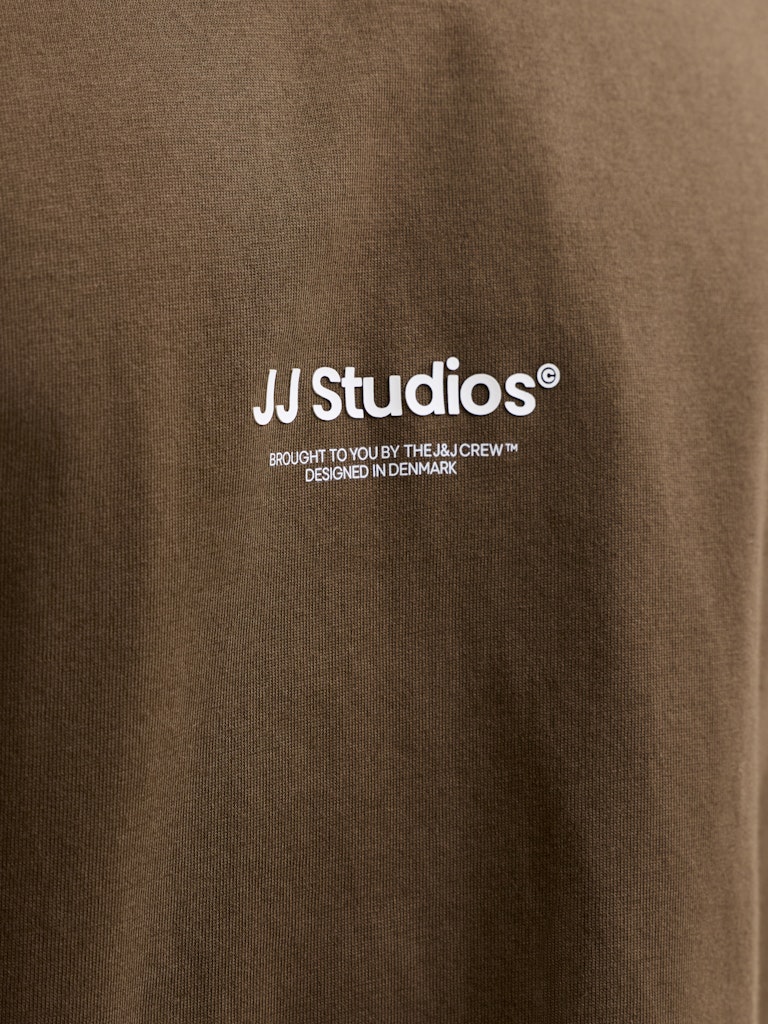 JACK & JONES Jjesoho Tee Crew Neck in Cocoa logo print detail