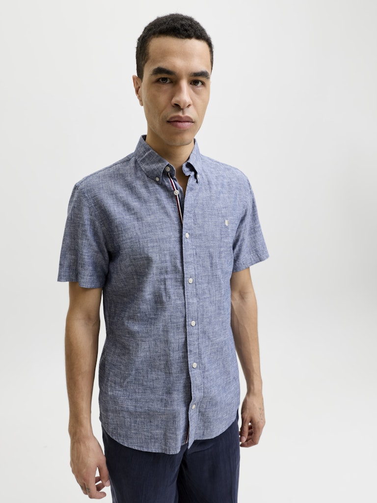 JACK JONES PREMIUM Summer Linen Shield Short Sleeve Faded Denim Shirt Faded Denim model front view