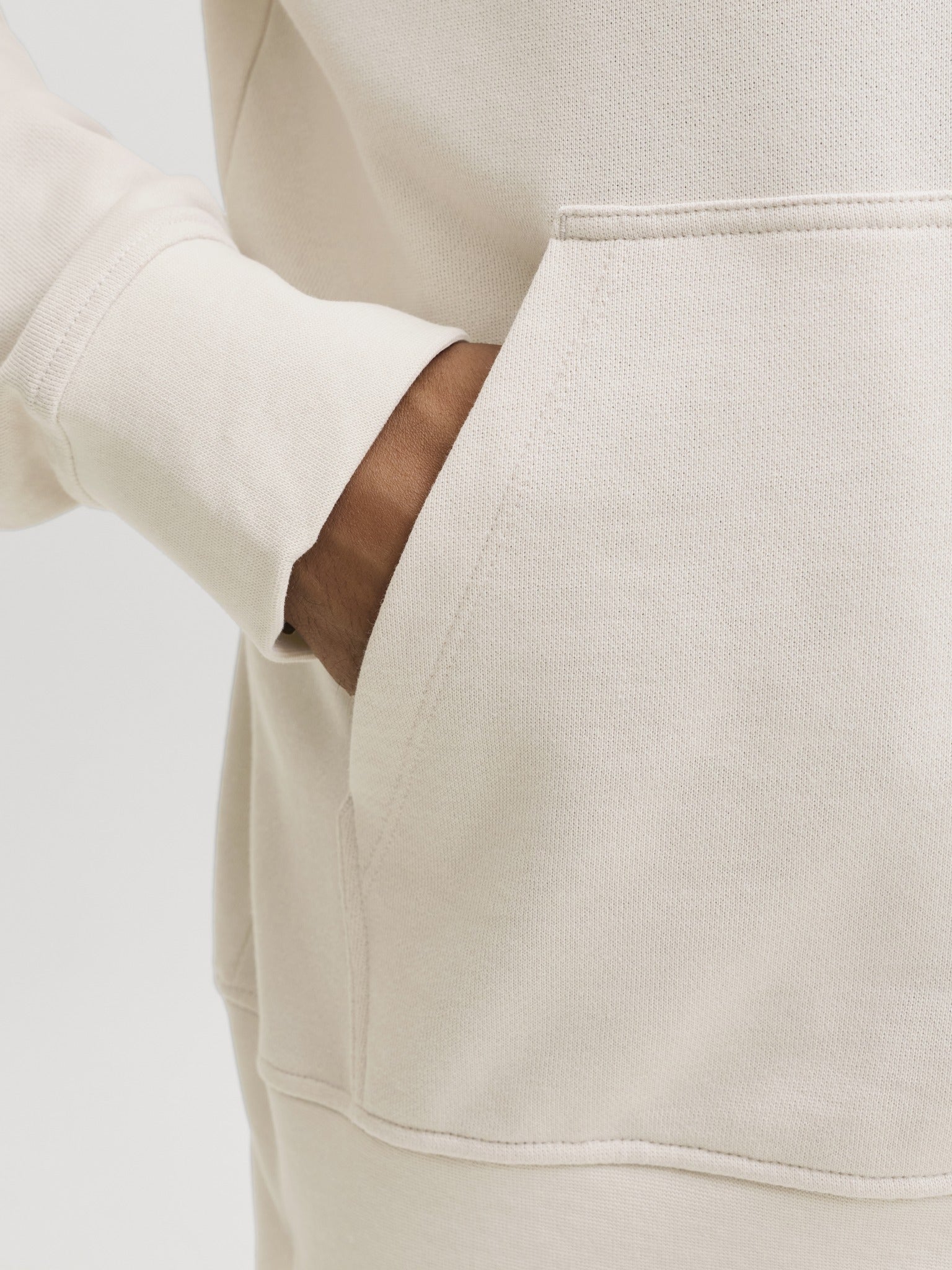 JACK & JONES Archive Graphic Sweat Hoodie in Moonbeam kangaroo pocket detail