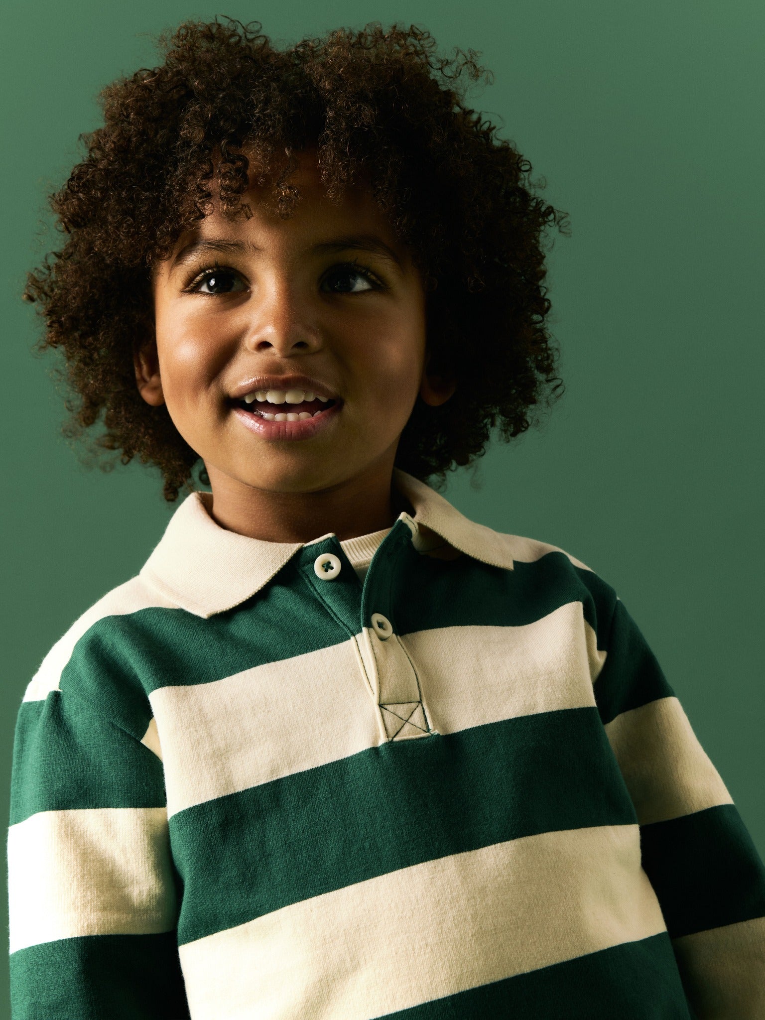 NAME IT Lev Long Sleeve Sweatshirt in Evergreen front model view