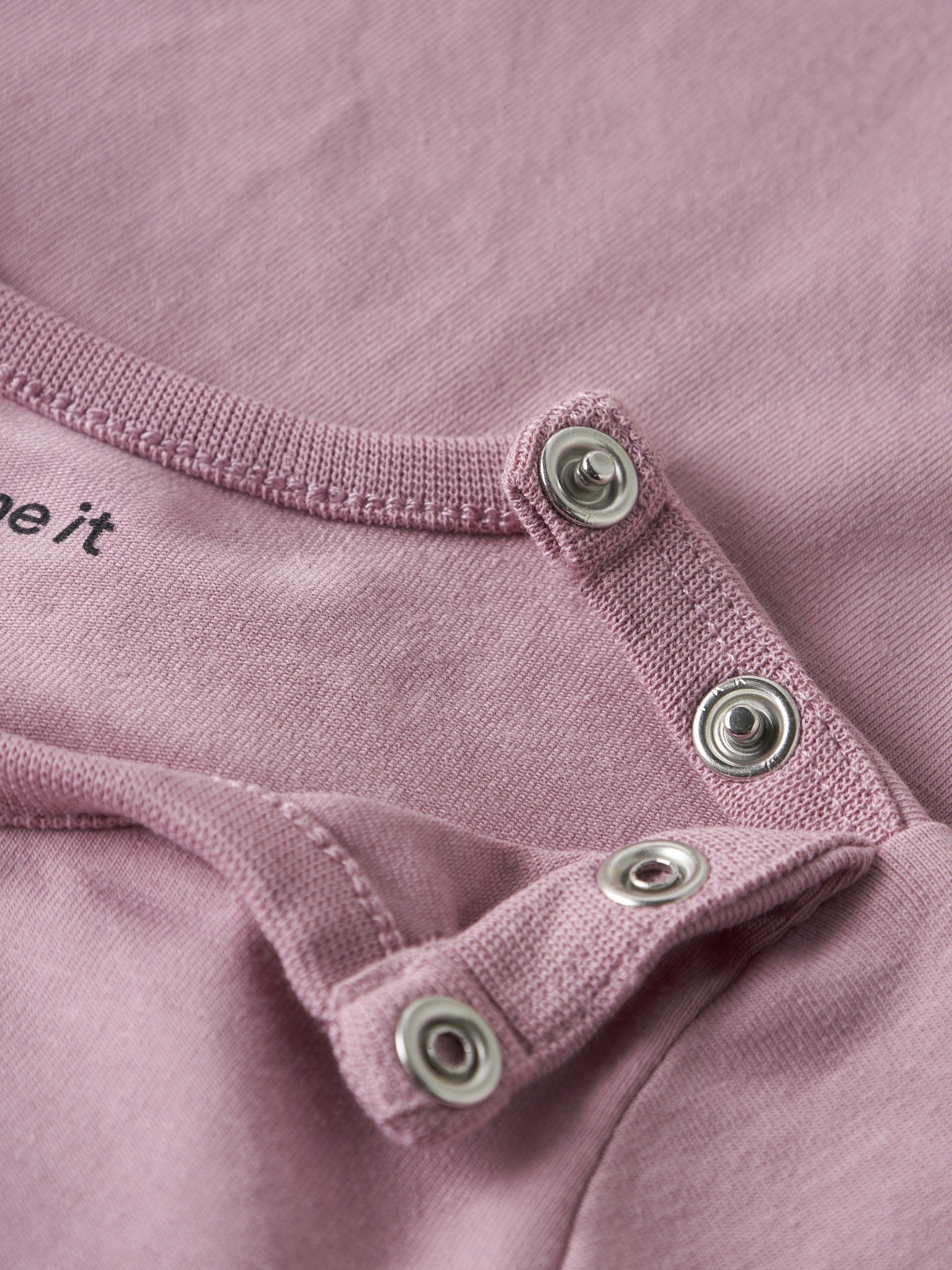 NAME IT Nivas Long Sleeve Top in lilas snap button detail