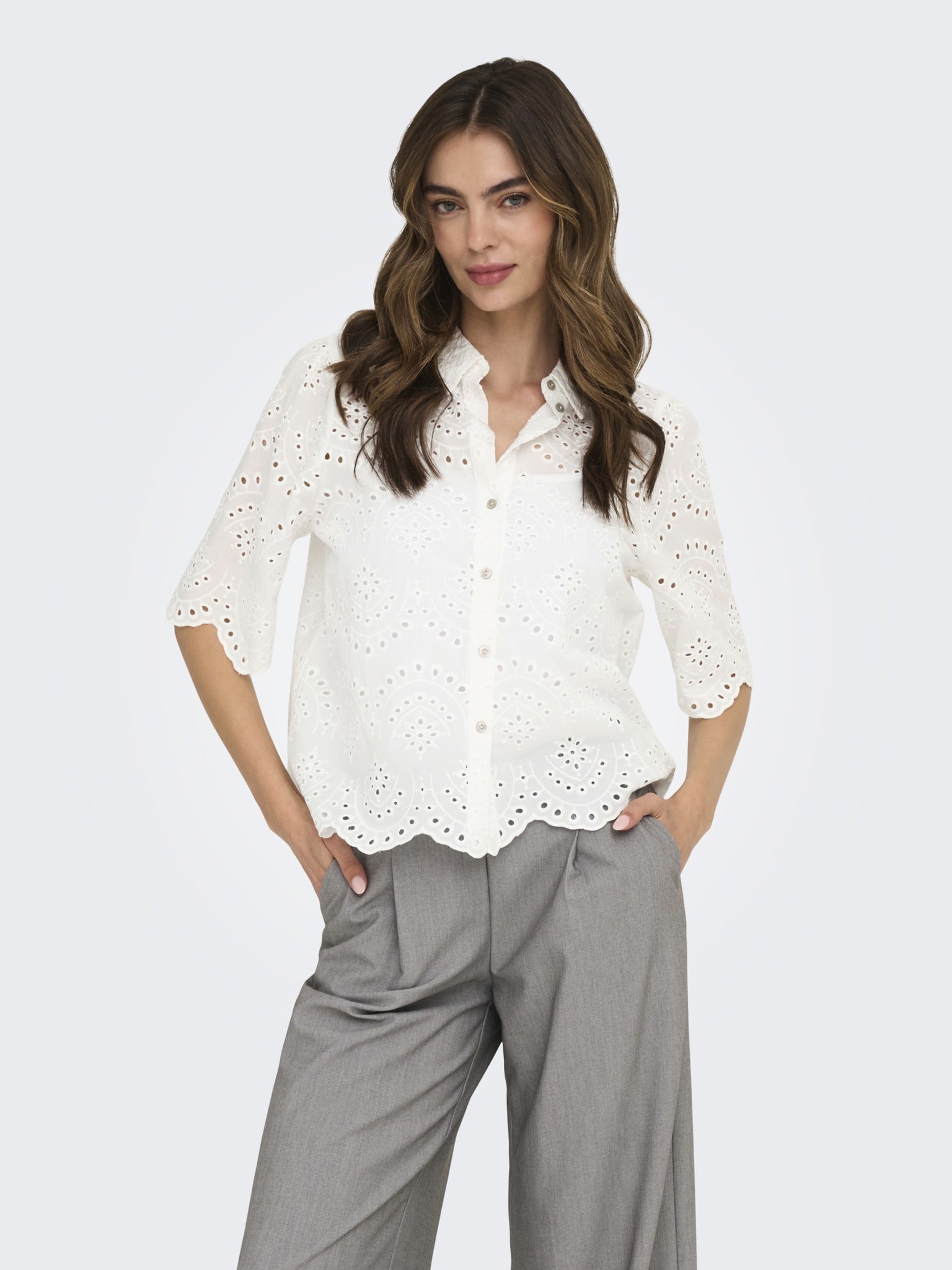 ONLY Valais Short Sleeve Shirt Wvn in Cloud Dancer front model view
