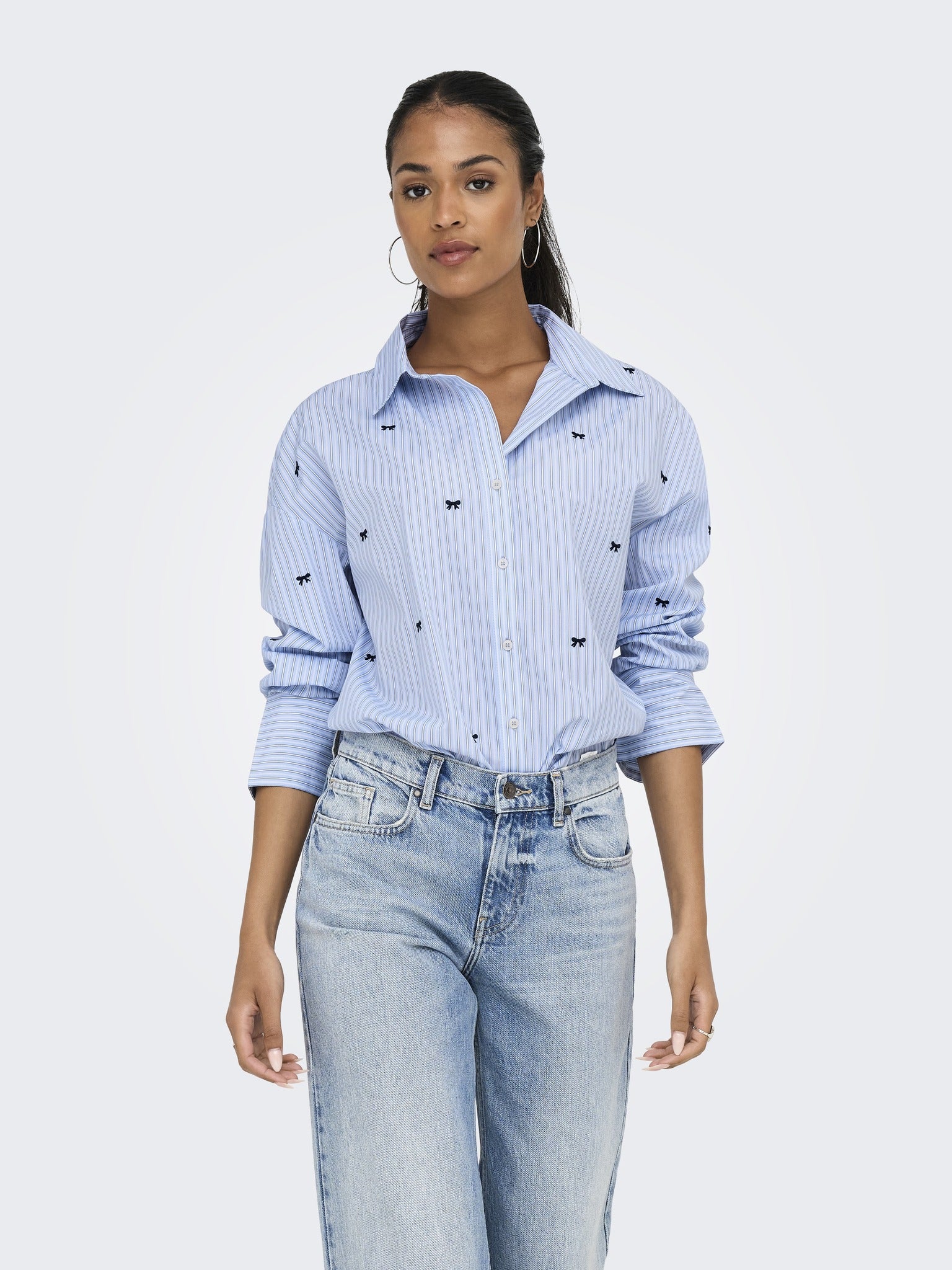 ONLY Oregon Zeidi Long Sleeve Bow Shirt - Serenity - front model view