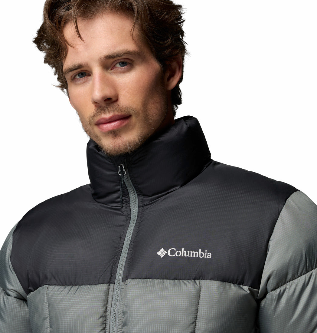 Columbia Mens Puffect IV Jacket in Sedona Sage, detail view of chest logo and black yoke