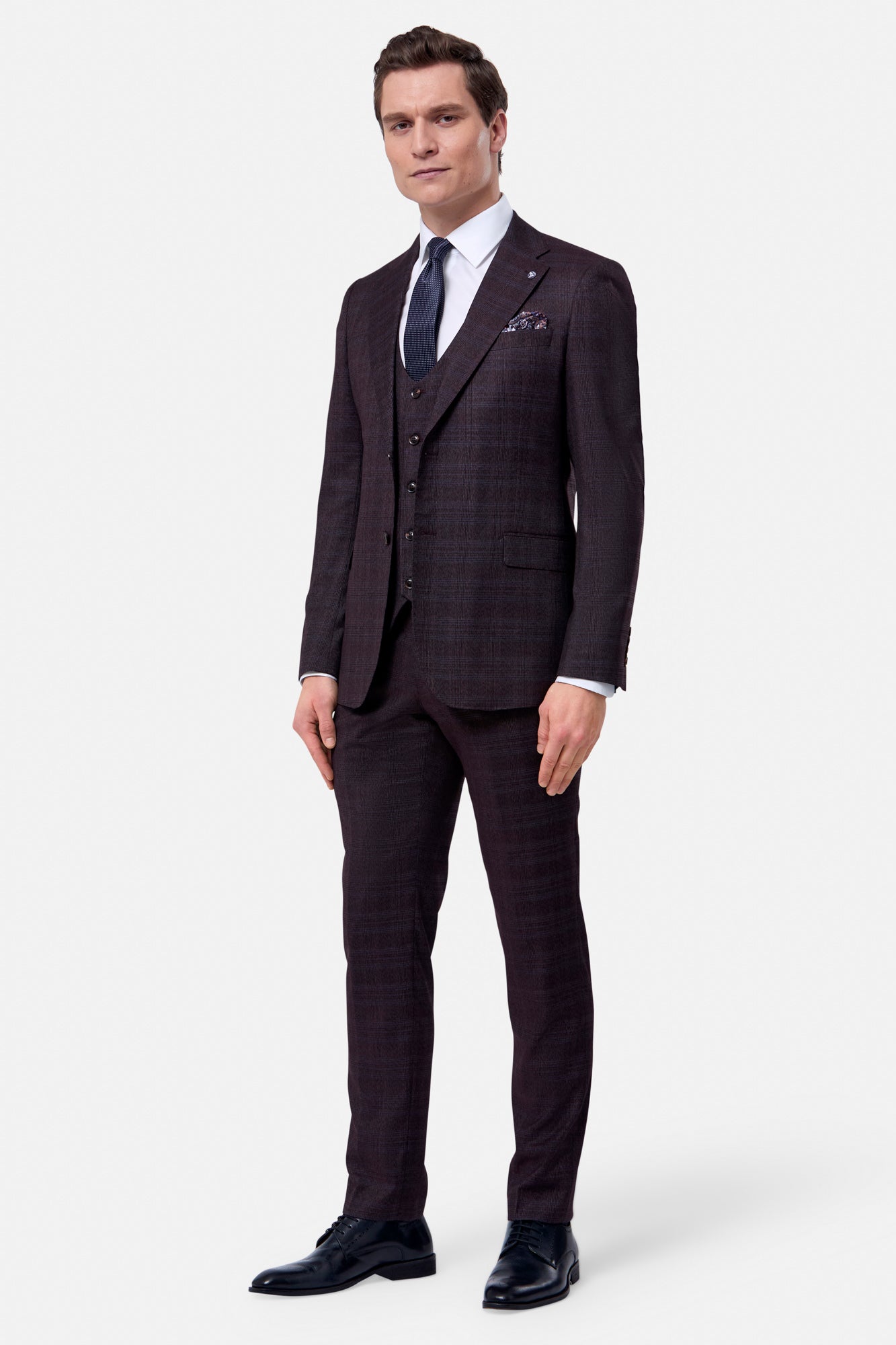 BENETTI Elijah Wine Check 3 Piece Tapered Fit Suit Wine Check model front view