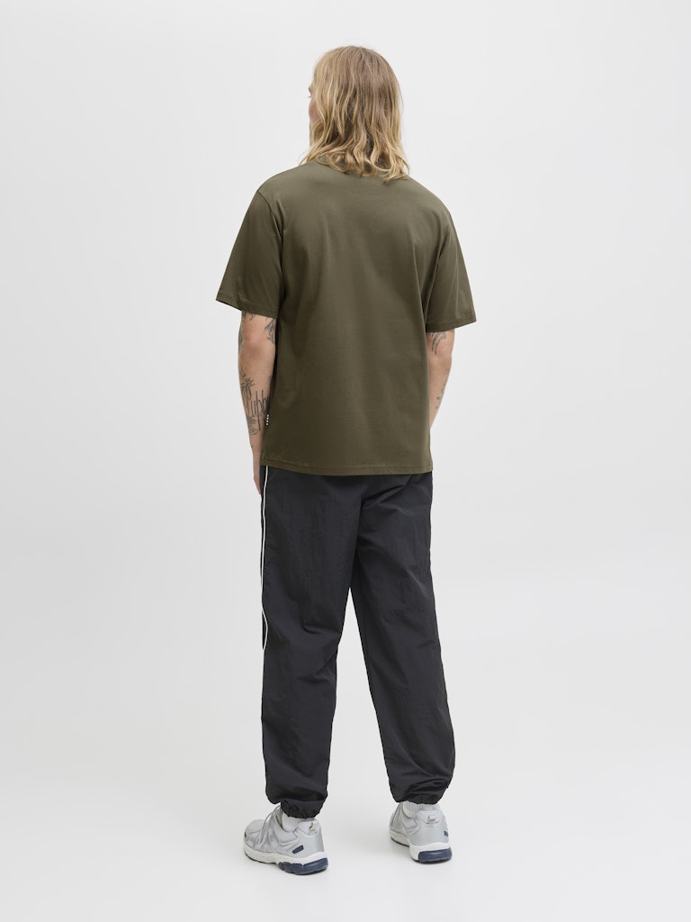 Fusion Big Branding Tee Short Sleeve Crew Neck-Grape Leaf-Model Back View