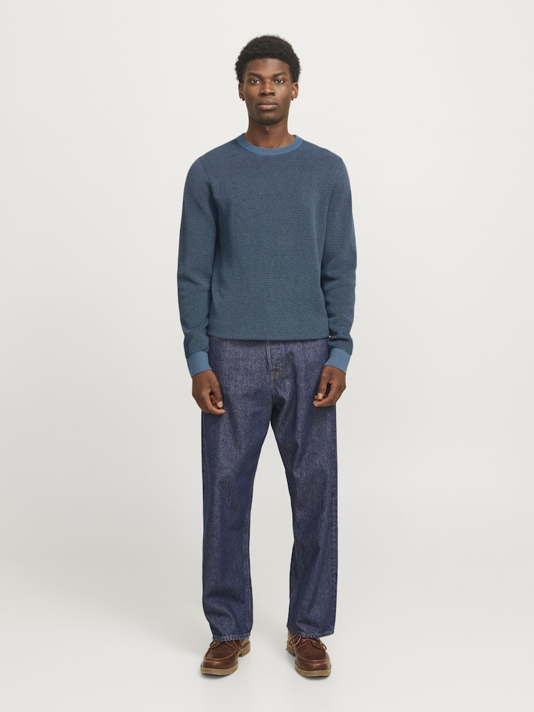 JACK & JONES Globe Crew Neck Oceanview Knit Oceanview model front view