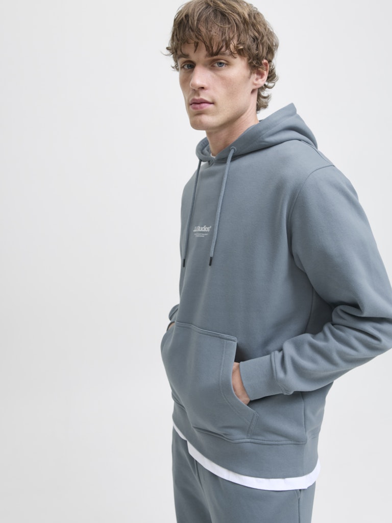 JACK & JONES Soho Sweat Hood-Stormy Weather Stormy Weather model front view