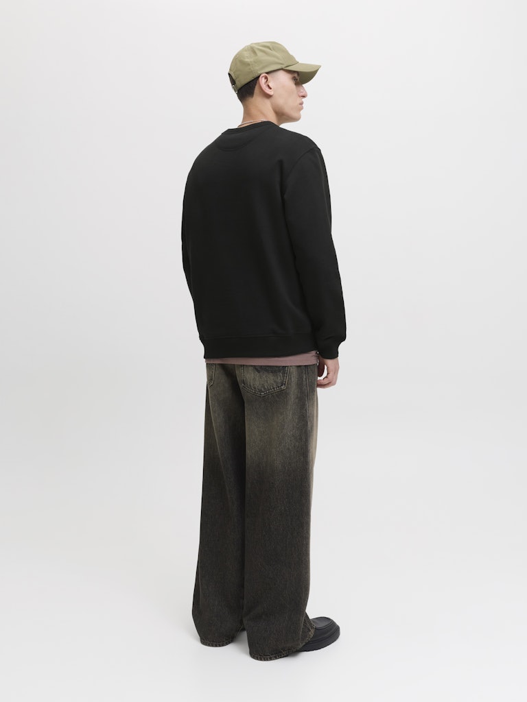 Men's Norrebro Emb Sweat Crew-Black-Model Back View