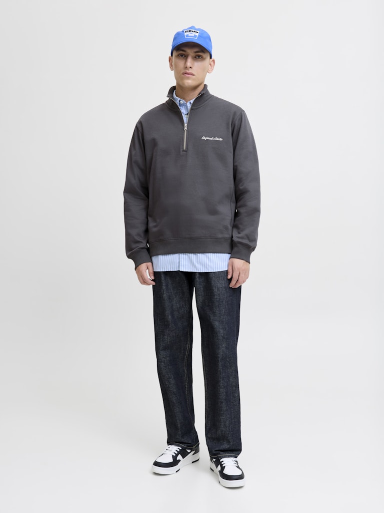 JACK JONES ORIGINALS Norrebro Embroidered Sweat High Neck-Asphalt Asphalt detail view