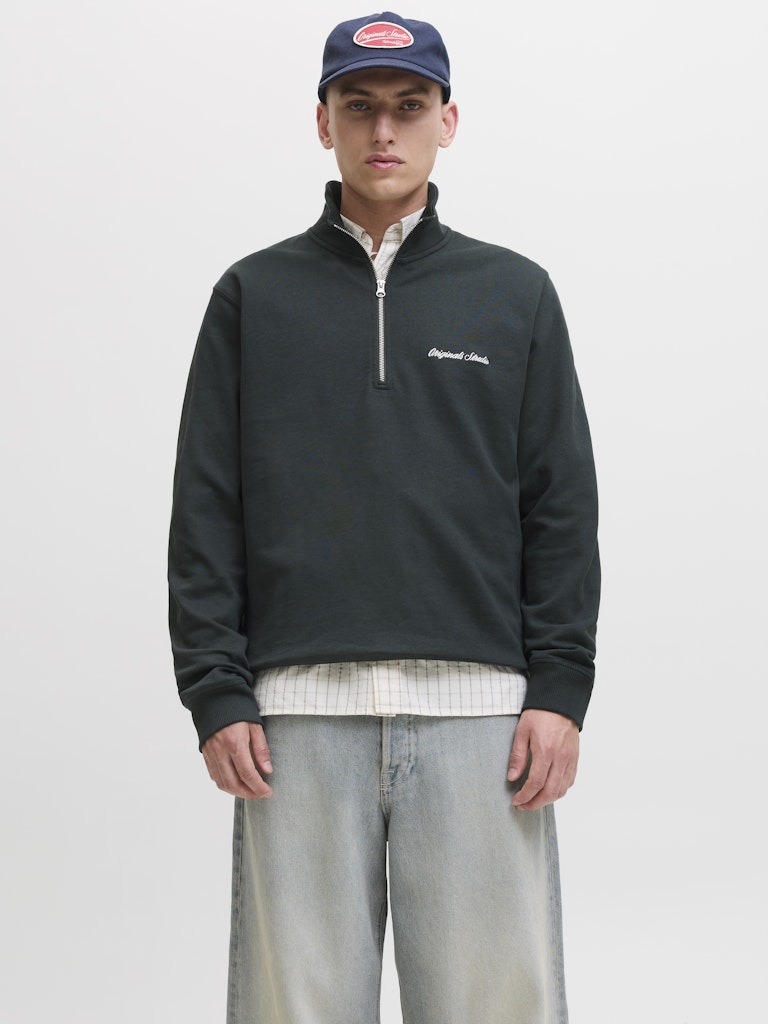 Men's Norrebro Emb Sweat High Neck-Forest River-Model Front View