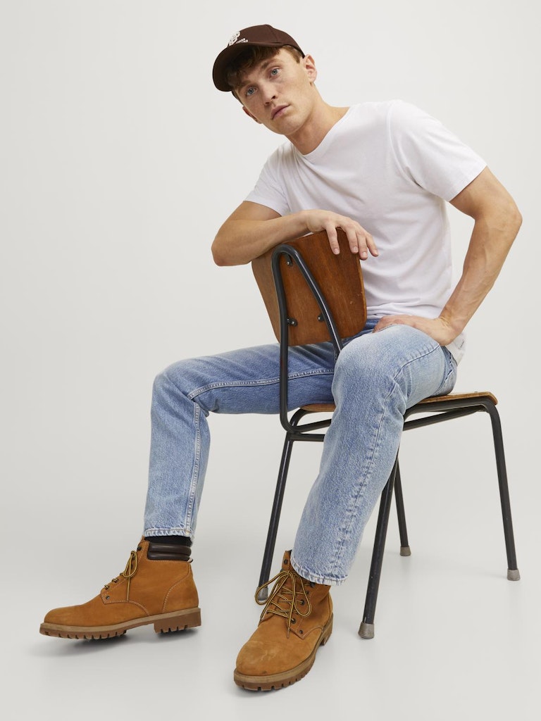 Chris 920 Blue Denim Loose Fit Jeans-Sitting down view