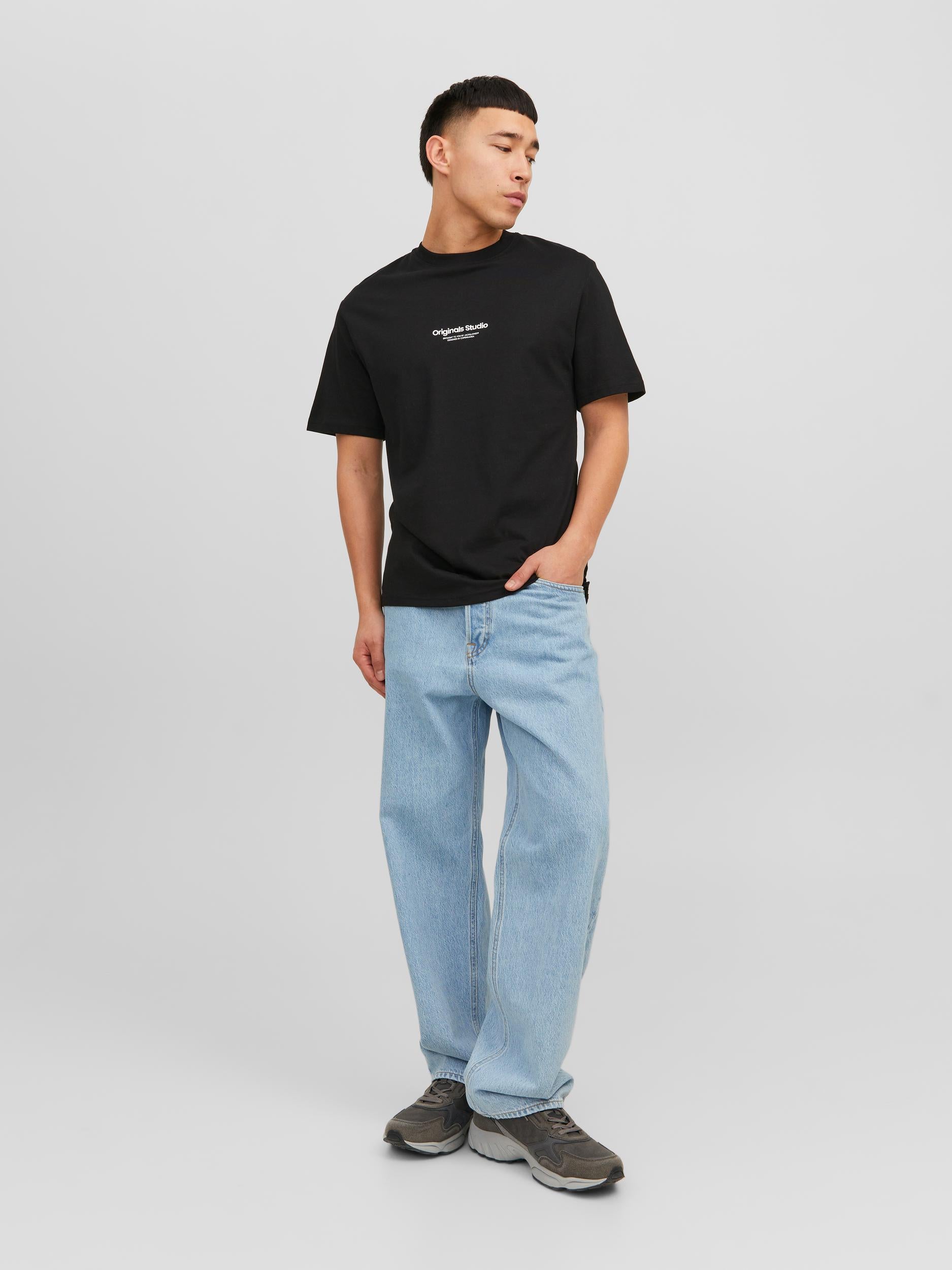 Men's Vesterbro Tee Short Sleeve Crew Neck-Black-Model Full Front View