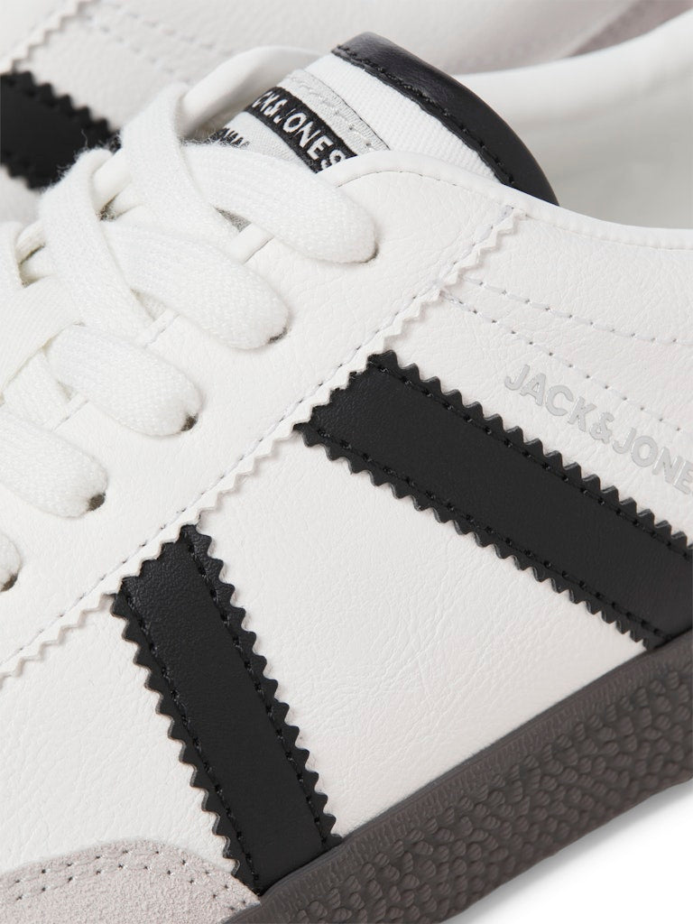 Mambo Special Bright White Anthracite Trainers-close up view