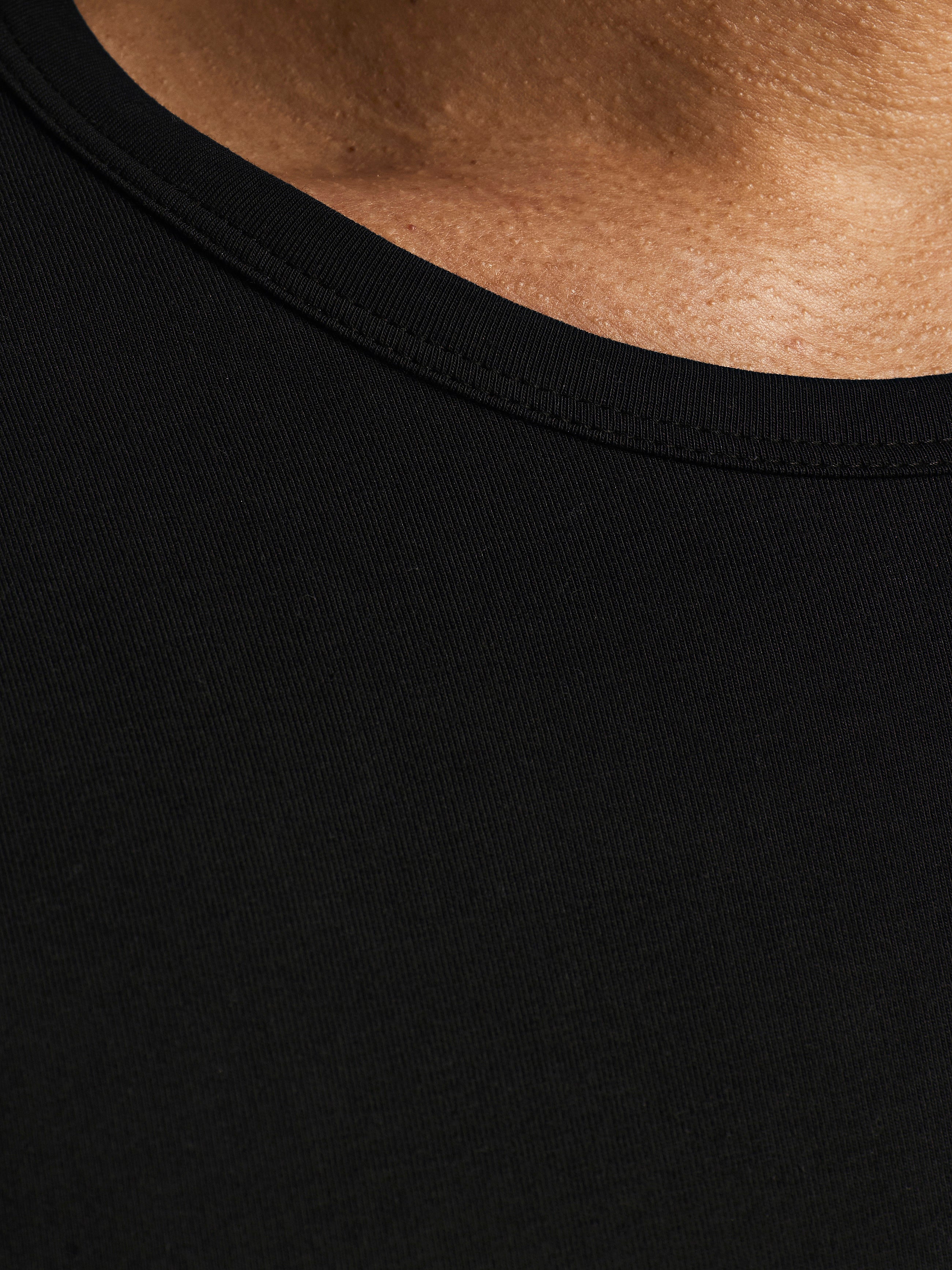 Men's Black Basic O-Neck Basic Long Sleeve Tee-Neck View