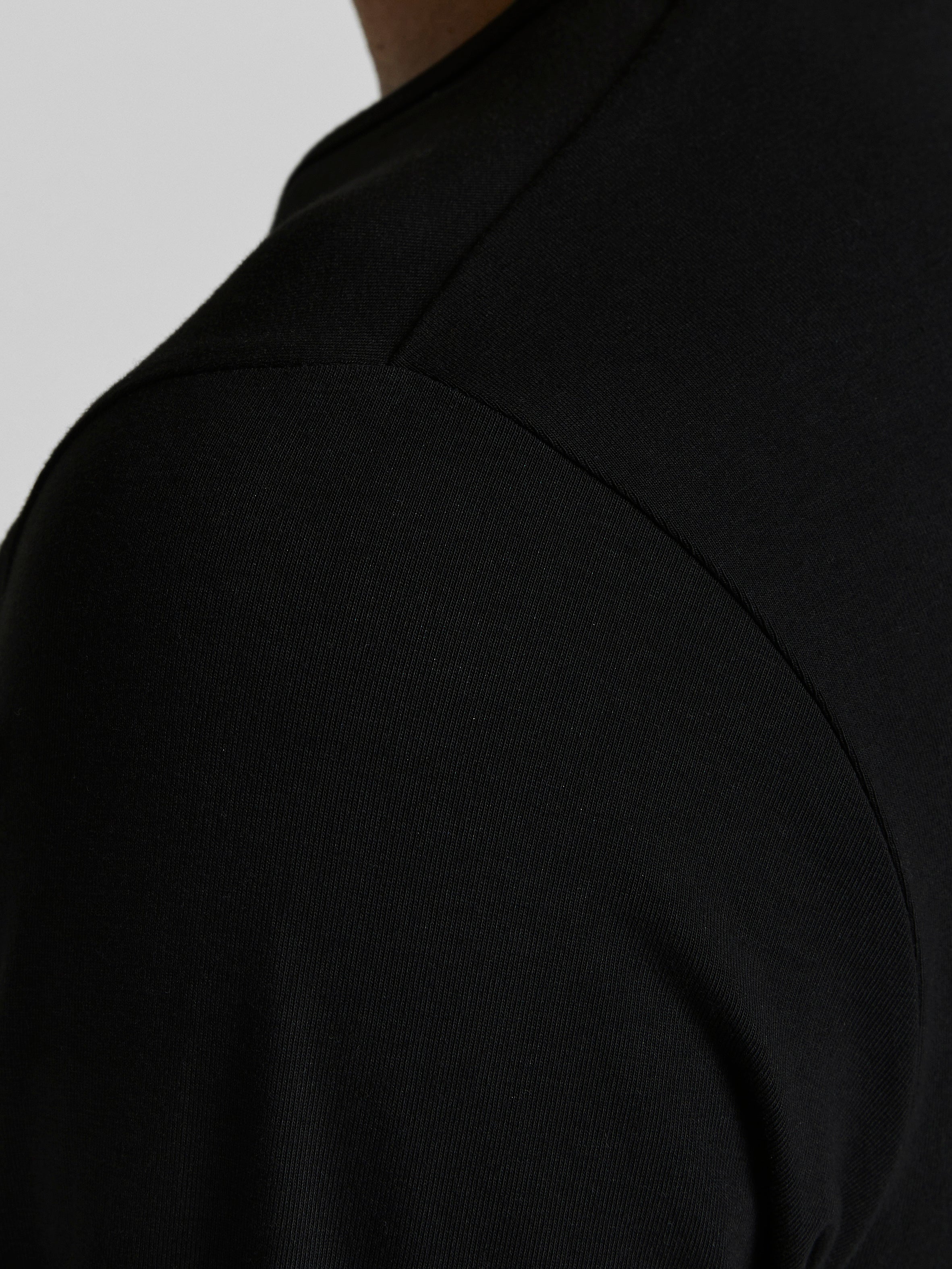 Men's Black Basic O-Neck Basic Long Sleeve Tee-Shoulder View