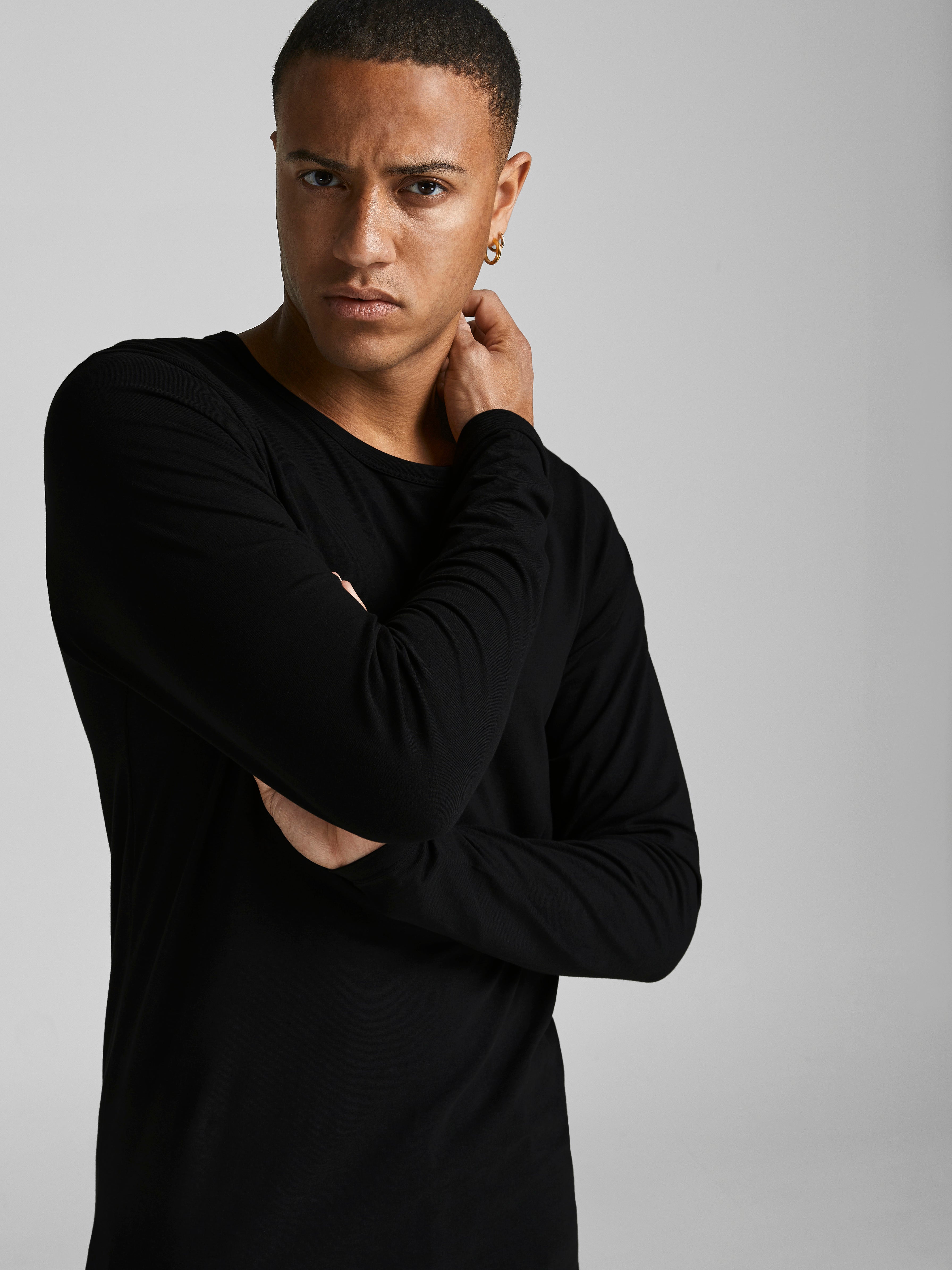 Men's Black Basic O-Neck Basic Long Sleeve Tee-Side View
