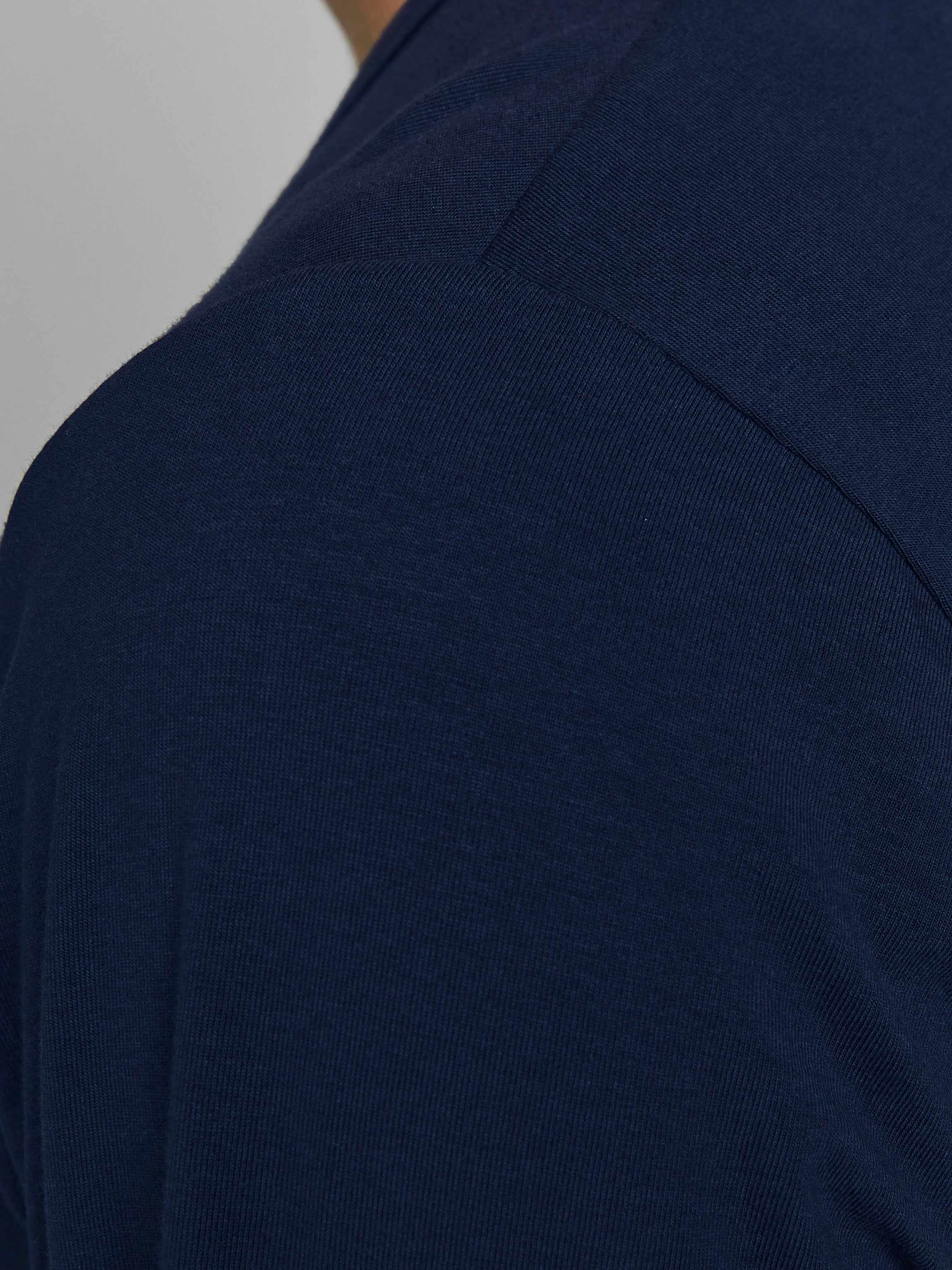 Men's Navy Basic O-Neck Basic Long Sleeve Tee-Shoulder View