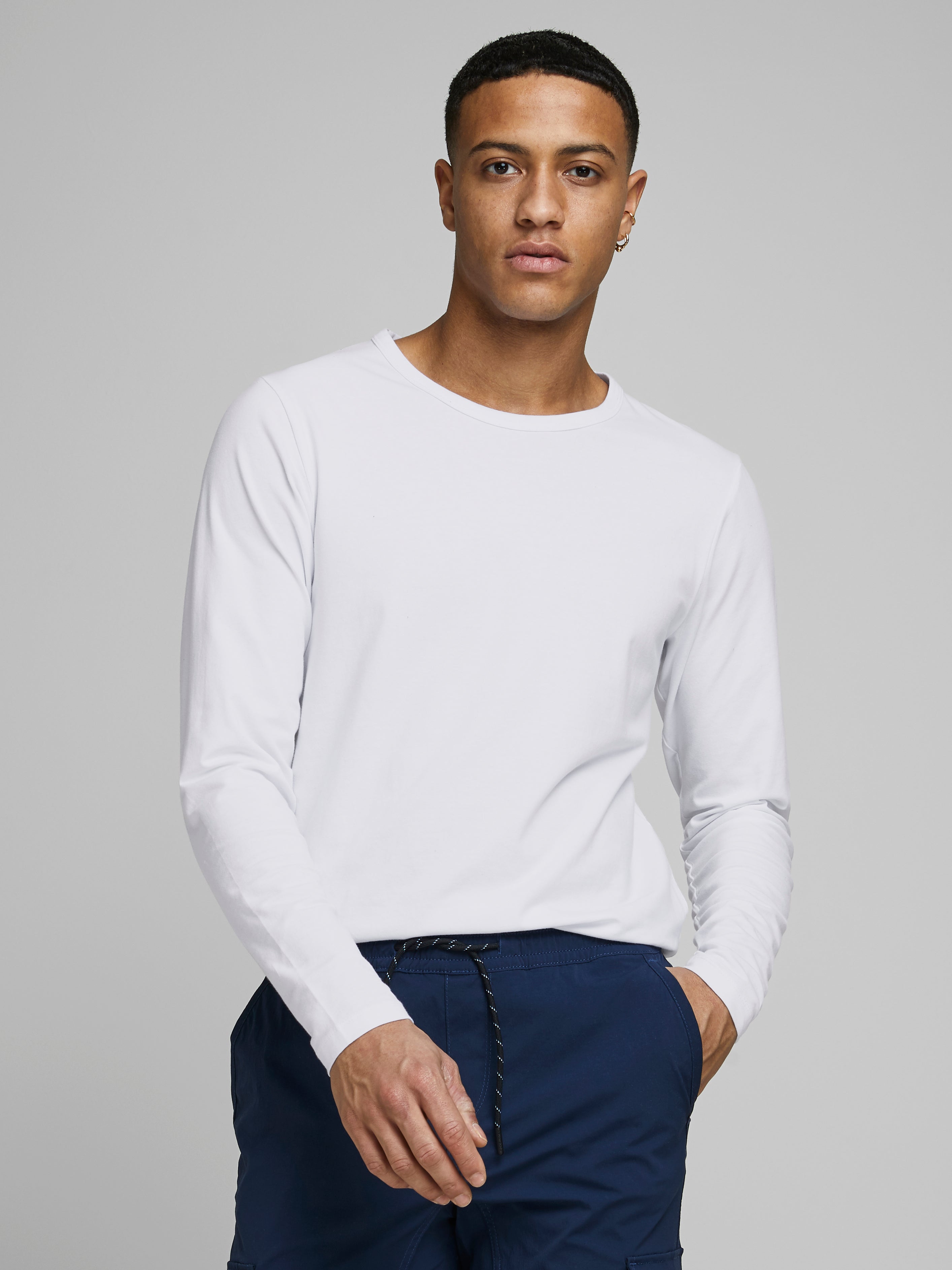 Men's White Basic O-Neck Basic Long Sleeve Tee-Front View