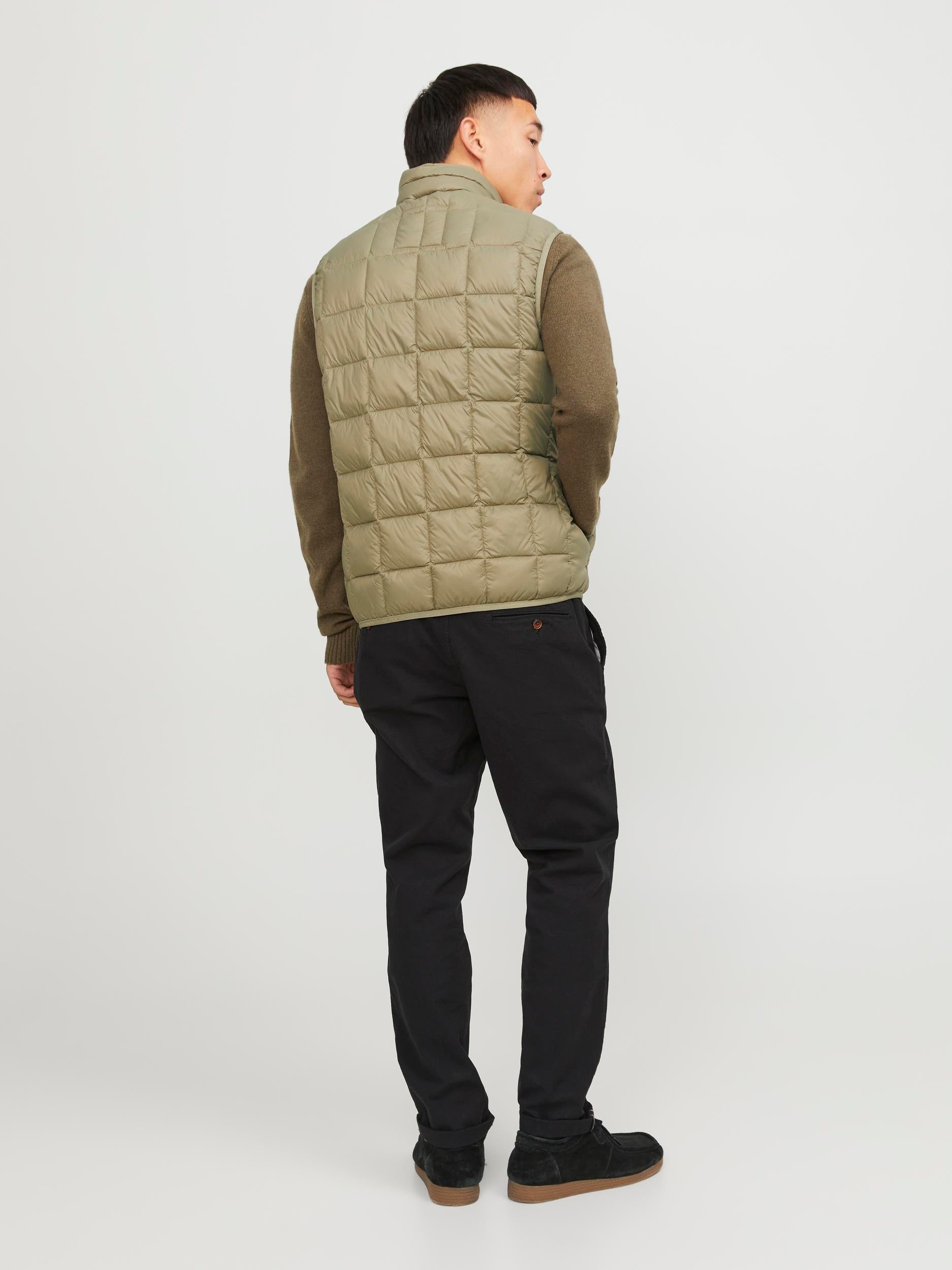 JACK JONES PREMIUM Moon Quilted Bodywarmer-Aloe Aloe detail view