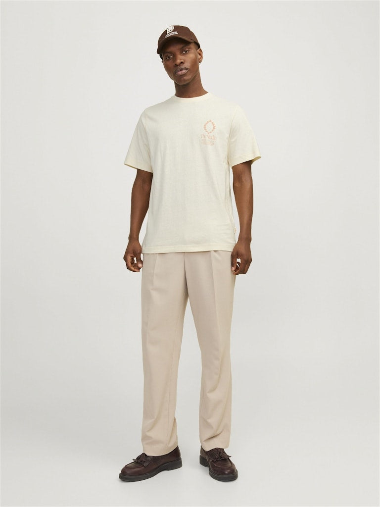 JACK JONES ORIGINALS Noto Chest Graphic Buttercream Tee Buttercream model front view