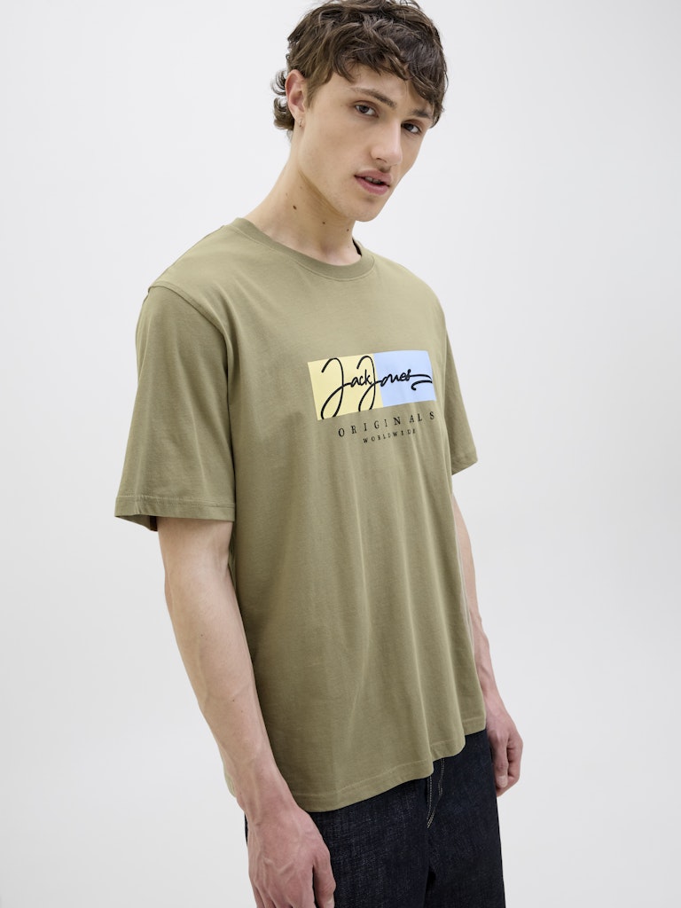 Frederiksberg Box Script Silver Sage Tee-Side_front view