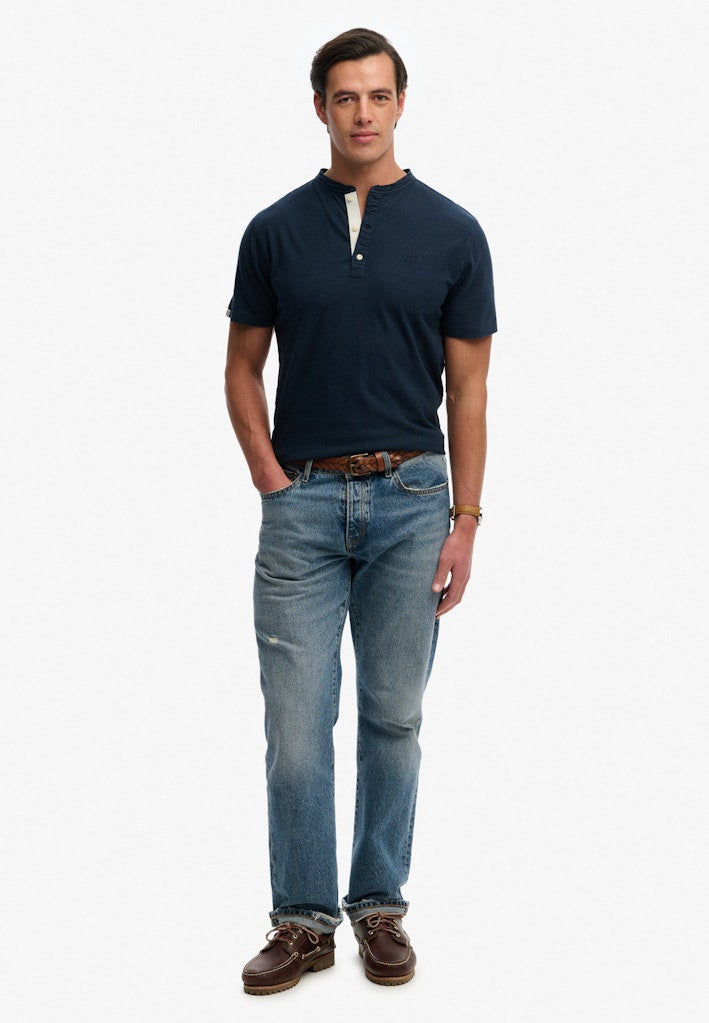 SUPERDRY Classic Cotton Linen Ss Grandad-Nordic Chrome Navy Nordic Chrome Navy model front view