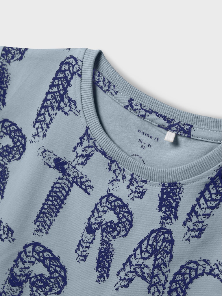 Leander Short Sleeve Dusty Blue Top-Neck view