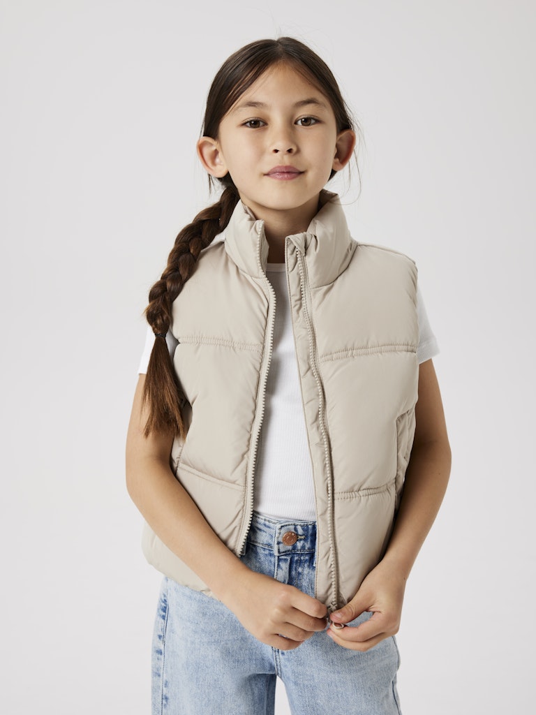 NAME IT Maket Pure Cashmere Gilet Pure Cashmere model front view