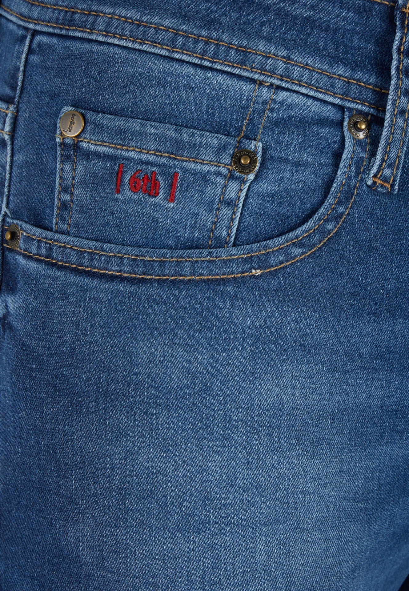 6TH SENSE Nevada Lightwash Tapered Jeans Lightwash model front view