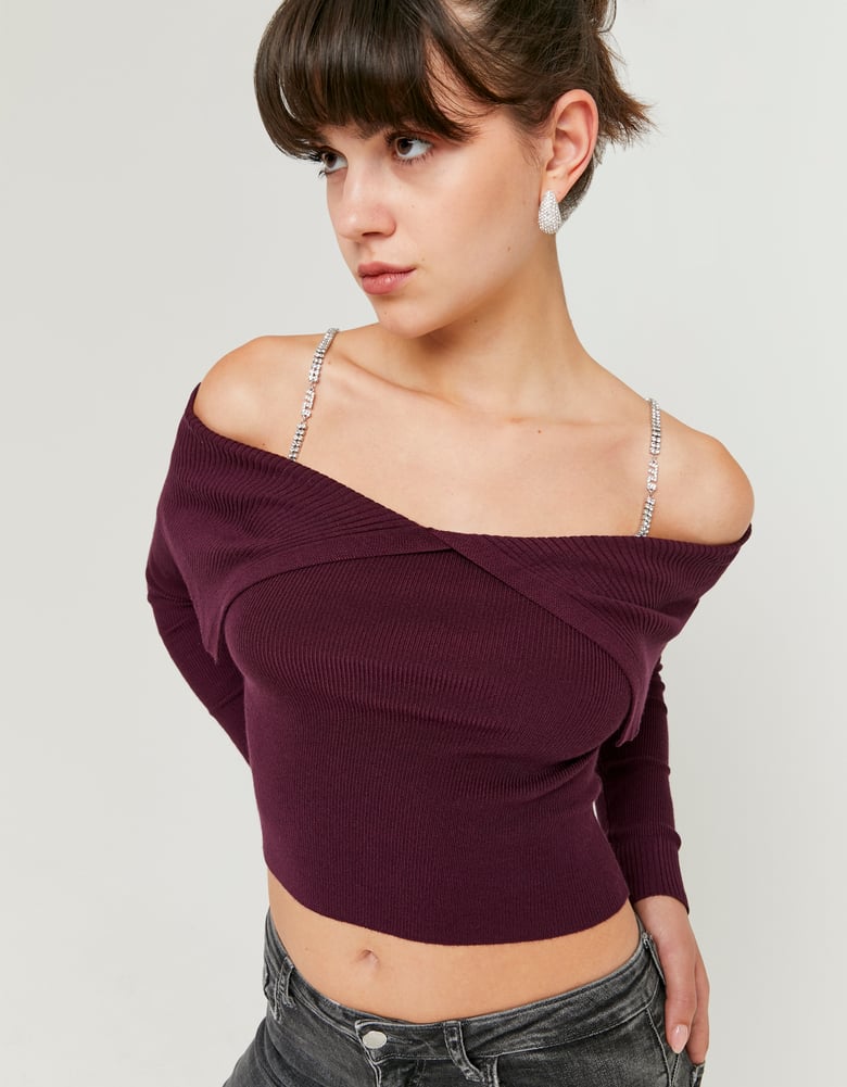 Ladies Burgundy Knitted Top With Strass-Closer View of the Front