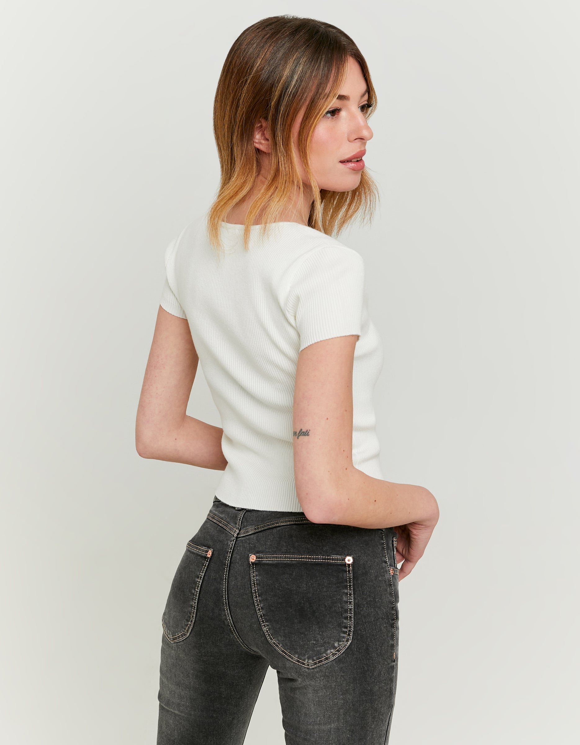 Ladies White Short Sleeve Knitted Top-Model Back View