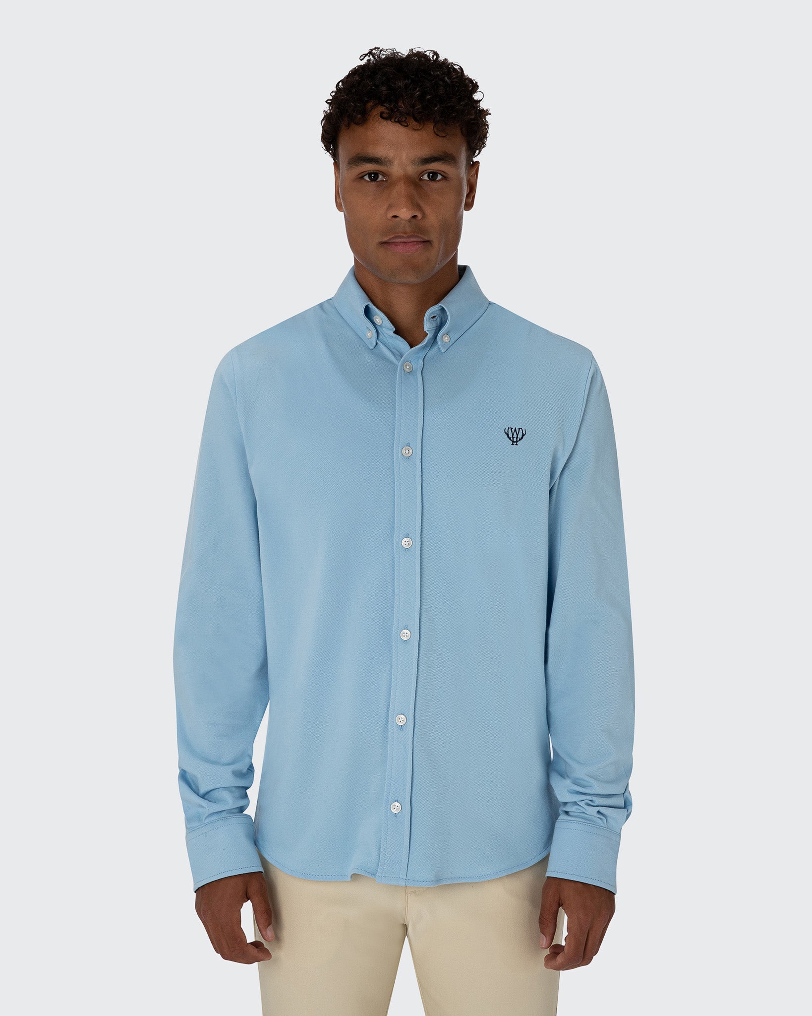 Walker & Hunt Pique Stretch Light Blue Shirt Light Blue front view