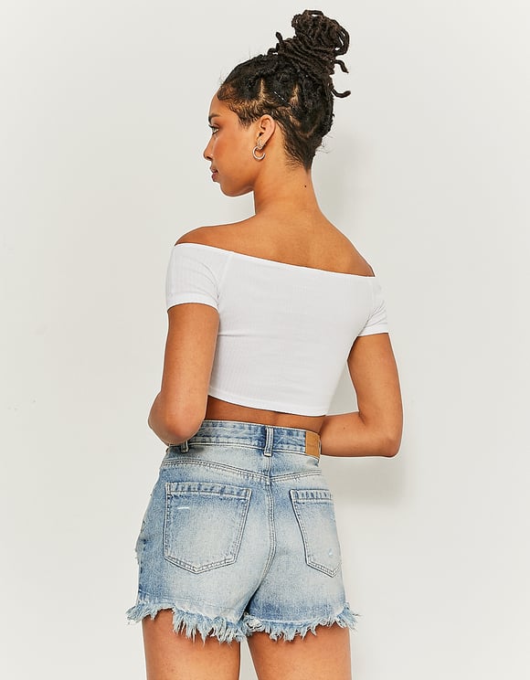 HIGH WAIST RIPPED DENIM MOM SHORTS MODEL REAR VIEW