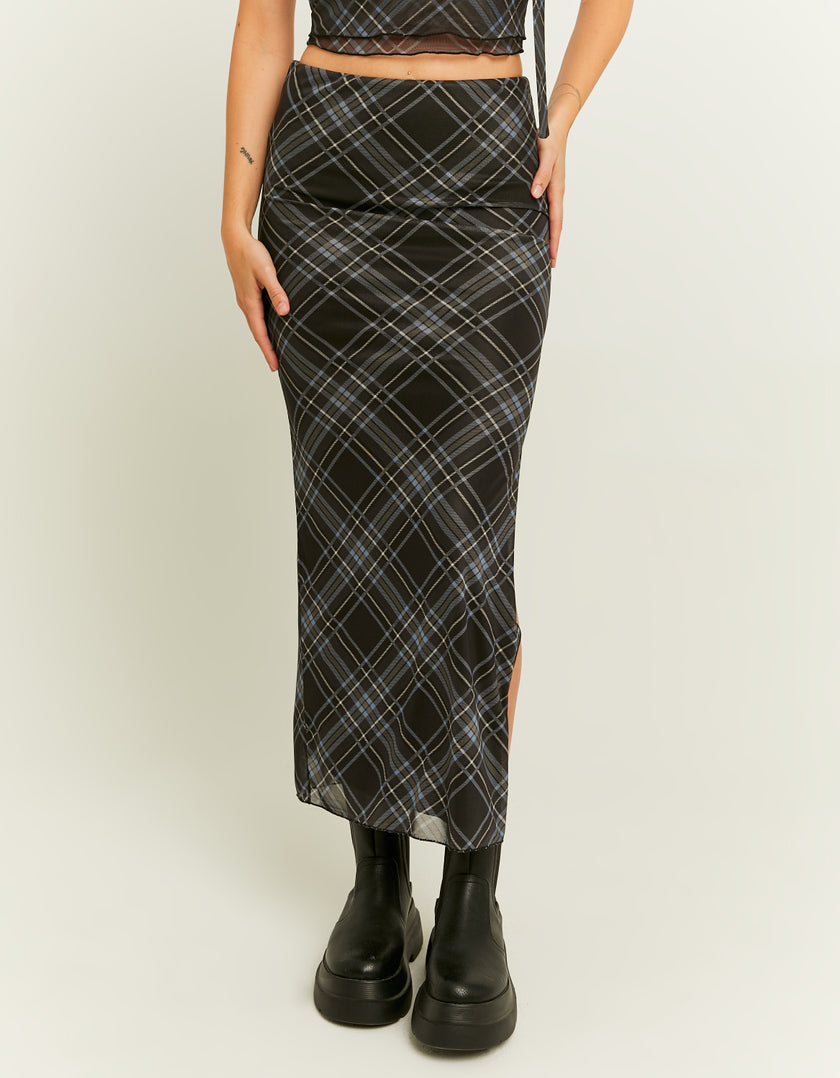 Ladies Long Skirt With Slit-Model Front View