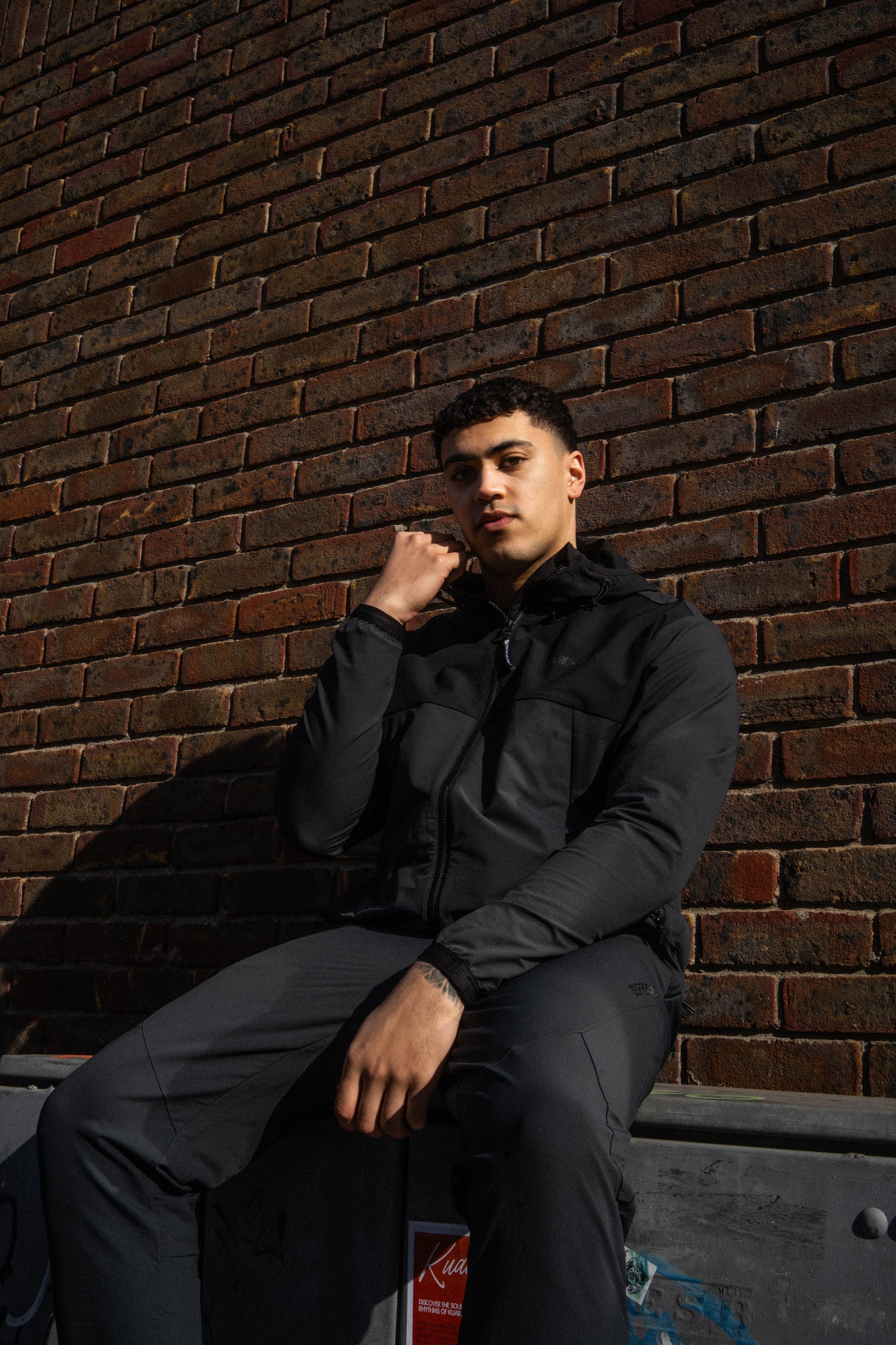 Tecnica Black/Steel Grey Zipper-Creative view