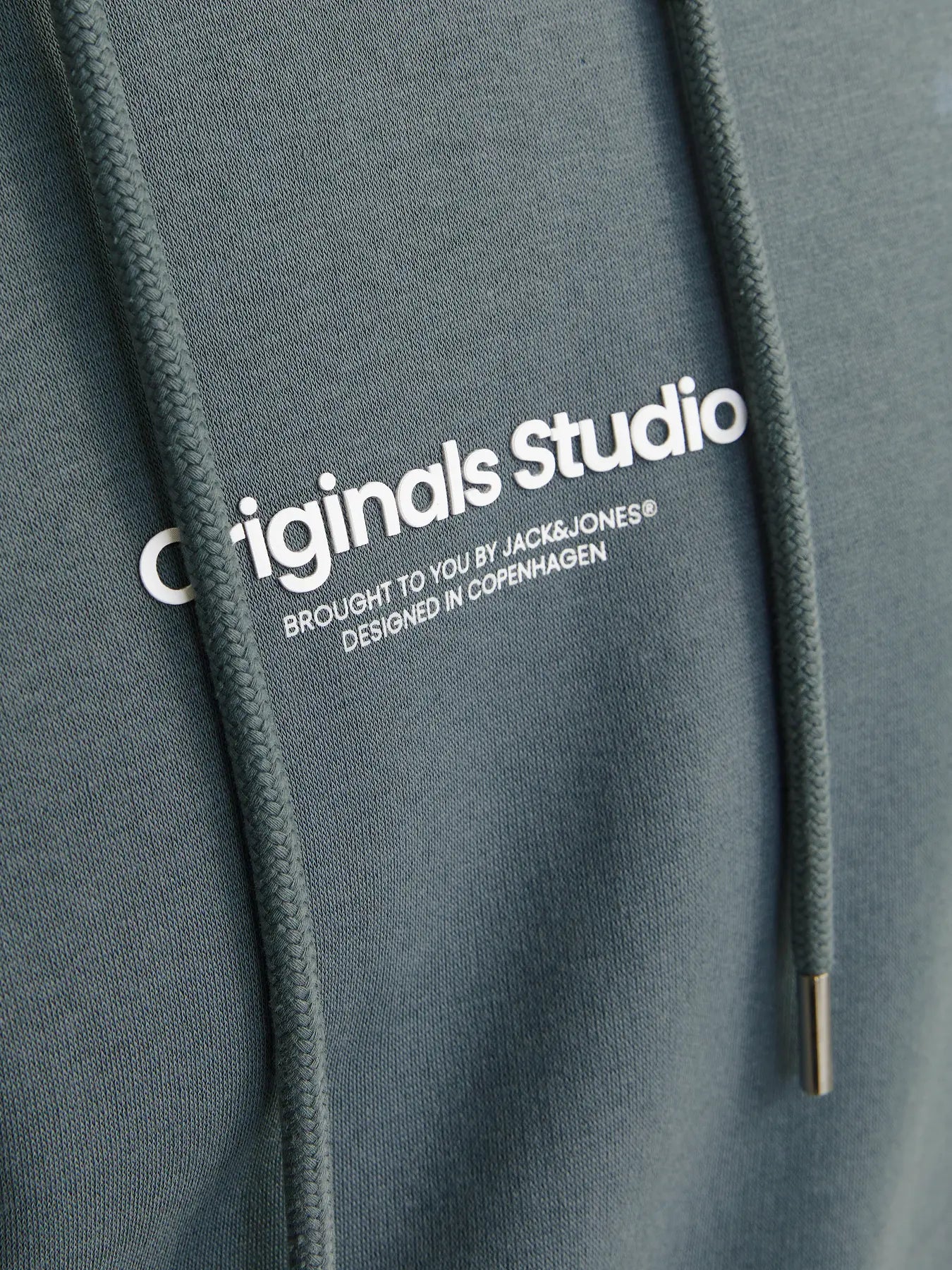 Vesterbro Sweat Stormy Weather Hoodie
-Chest logo view