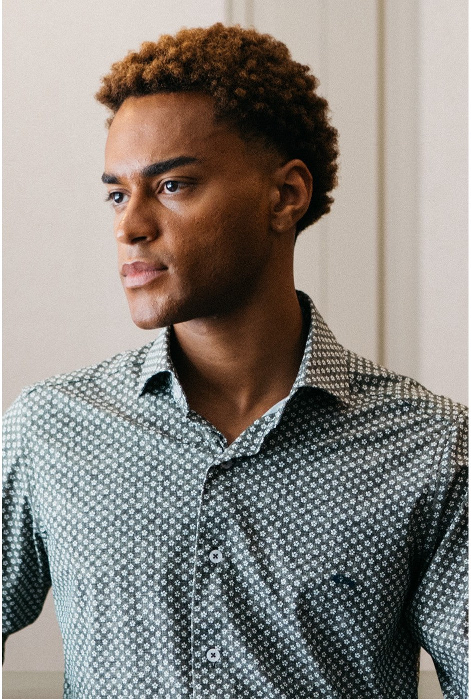 DARIO BELTRAN Badul Green / White Flower Pattern Long Sleeve Shirt Green/White model front view