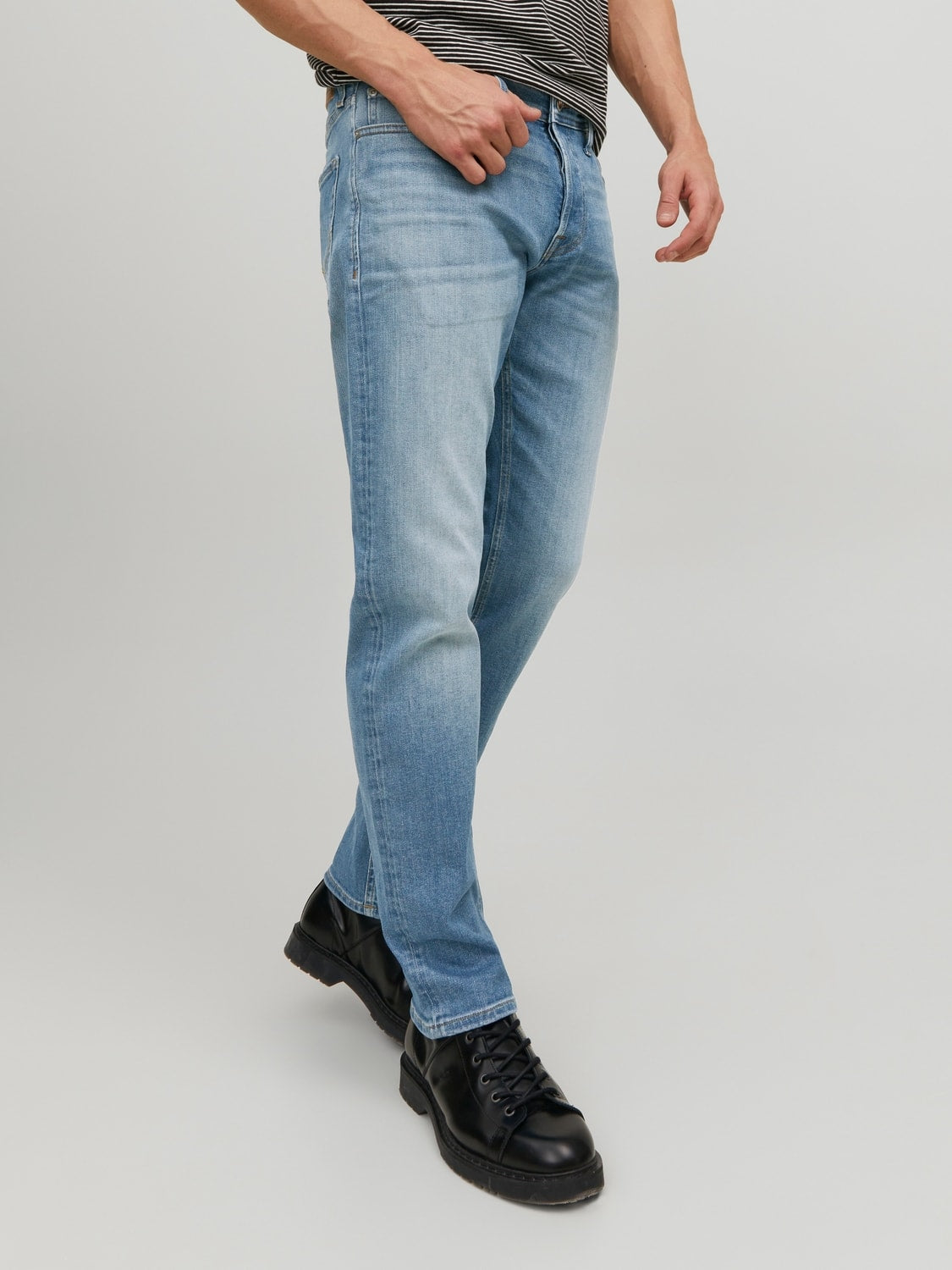 JACK & JONES Mike 011 Relaxed Tapered Fit Jeans BLUE DENIM front view