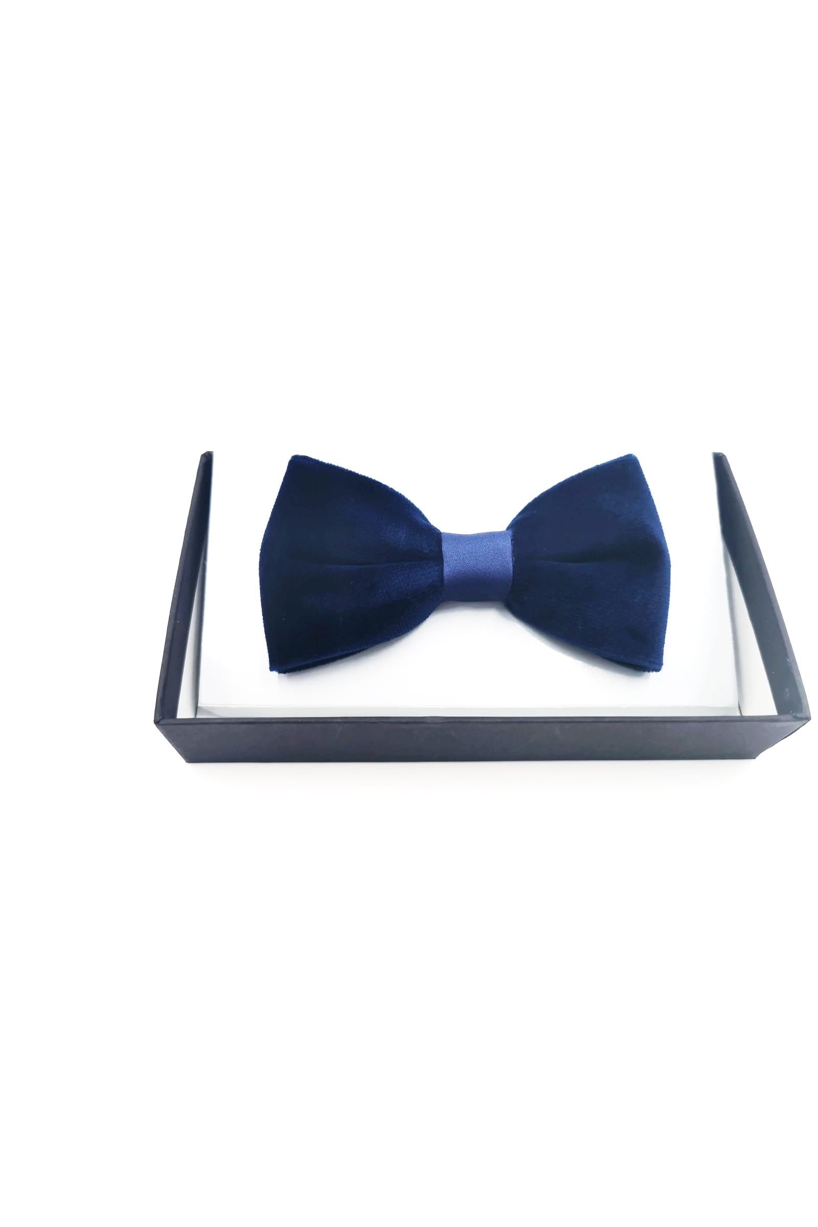 Zazzi Velvet Bow Ties by Giltedge BLACK back view