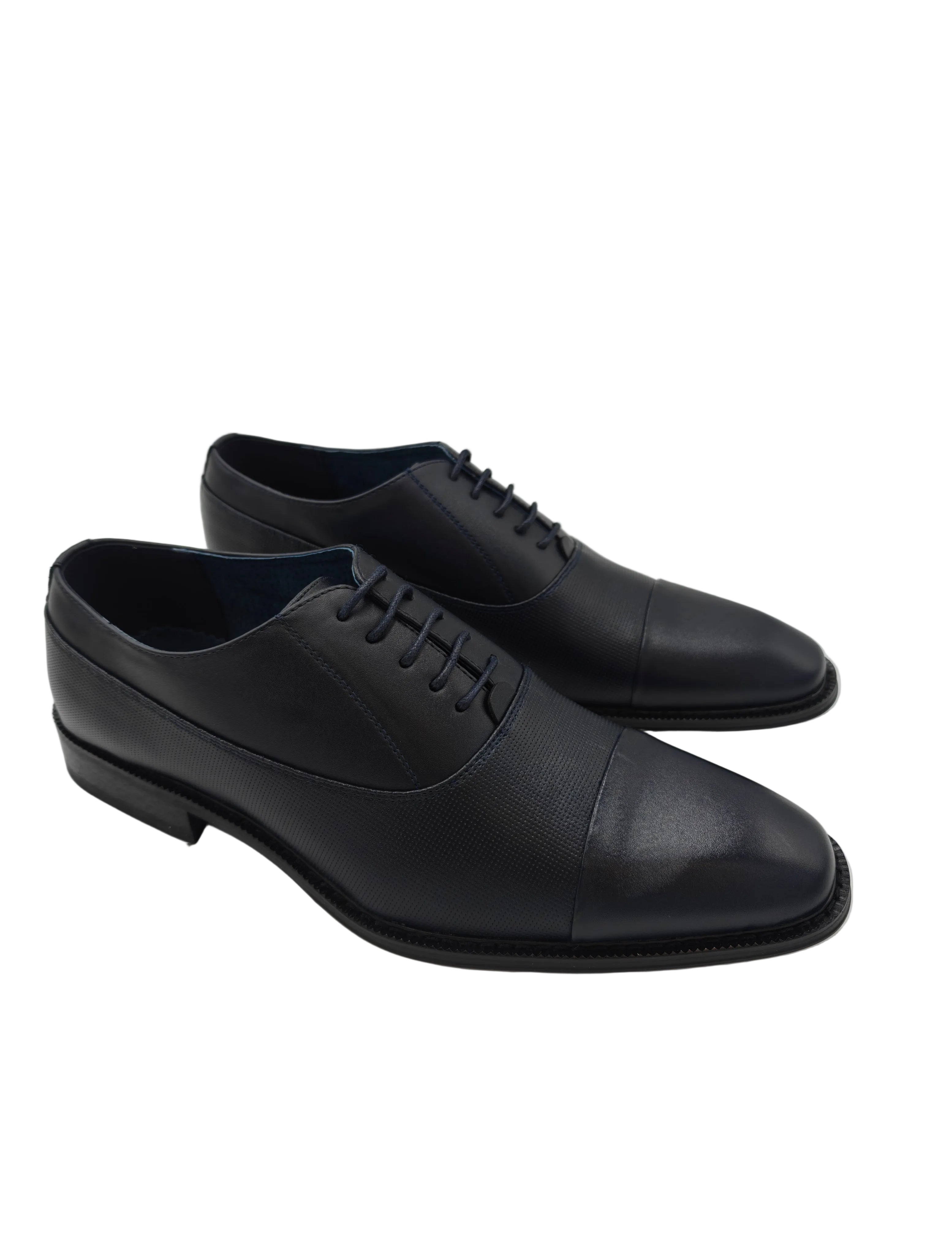 Pair of Goor men's navy Oxford dress shoes with toe cap detailing