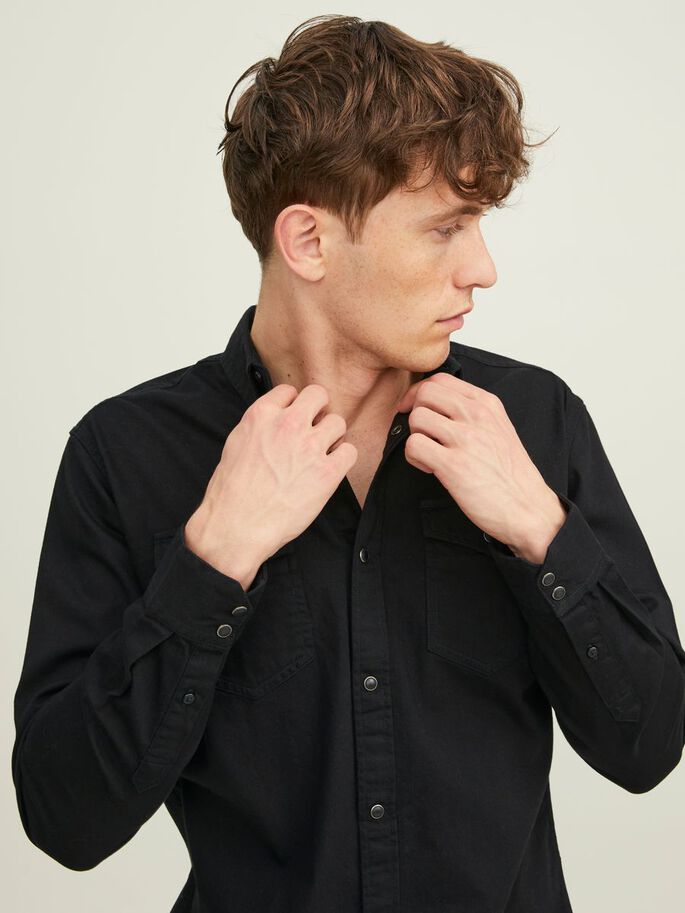 Jack and Jones Sheridan black denim shirt collar close view