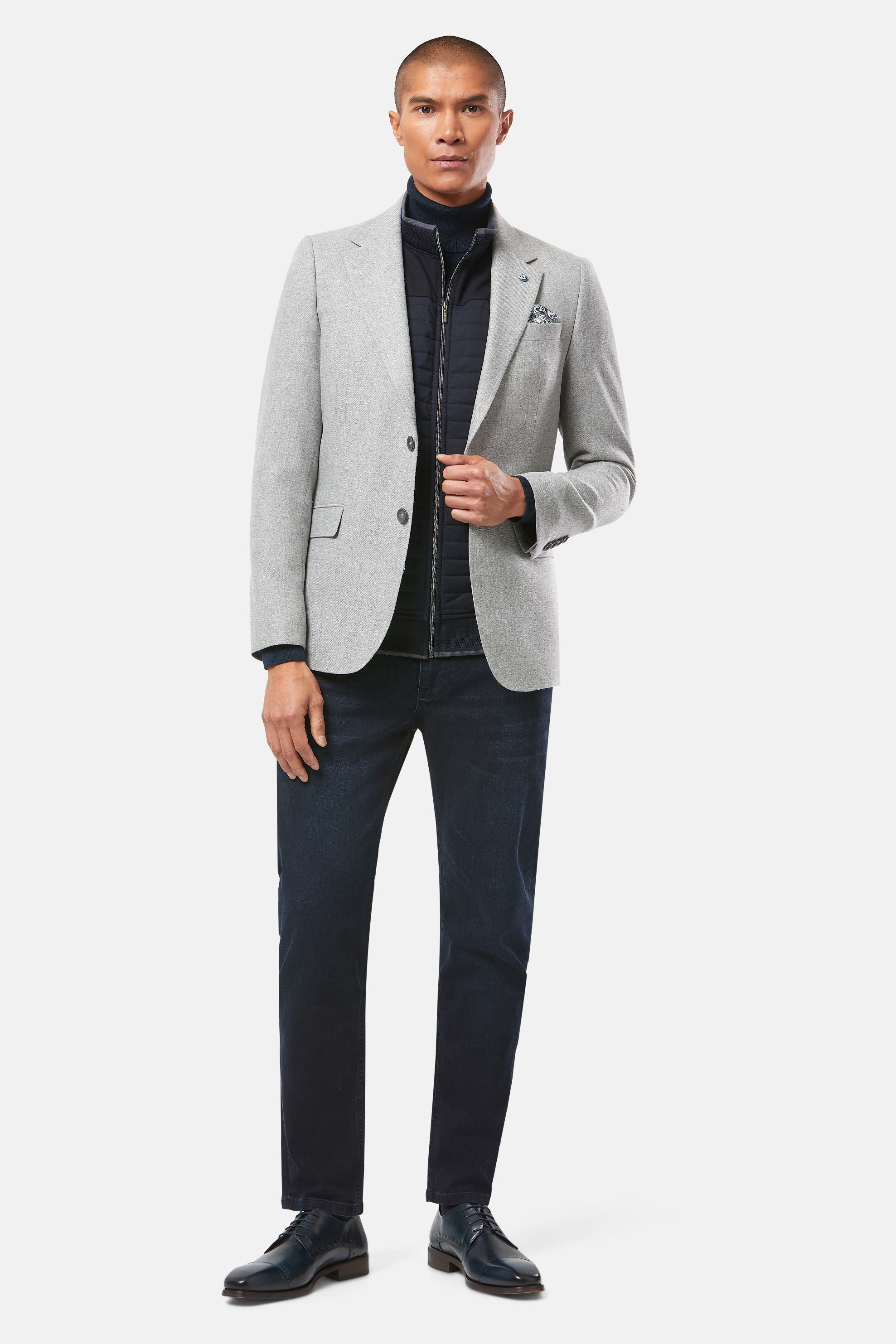 BENETTI Frankie Silver Tapered Fit Blazer SILVER model front view