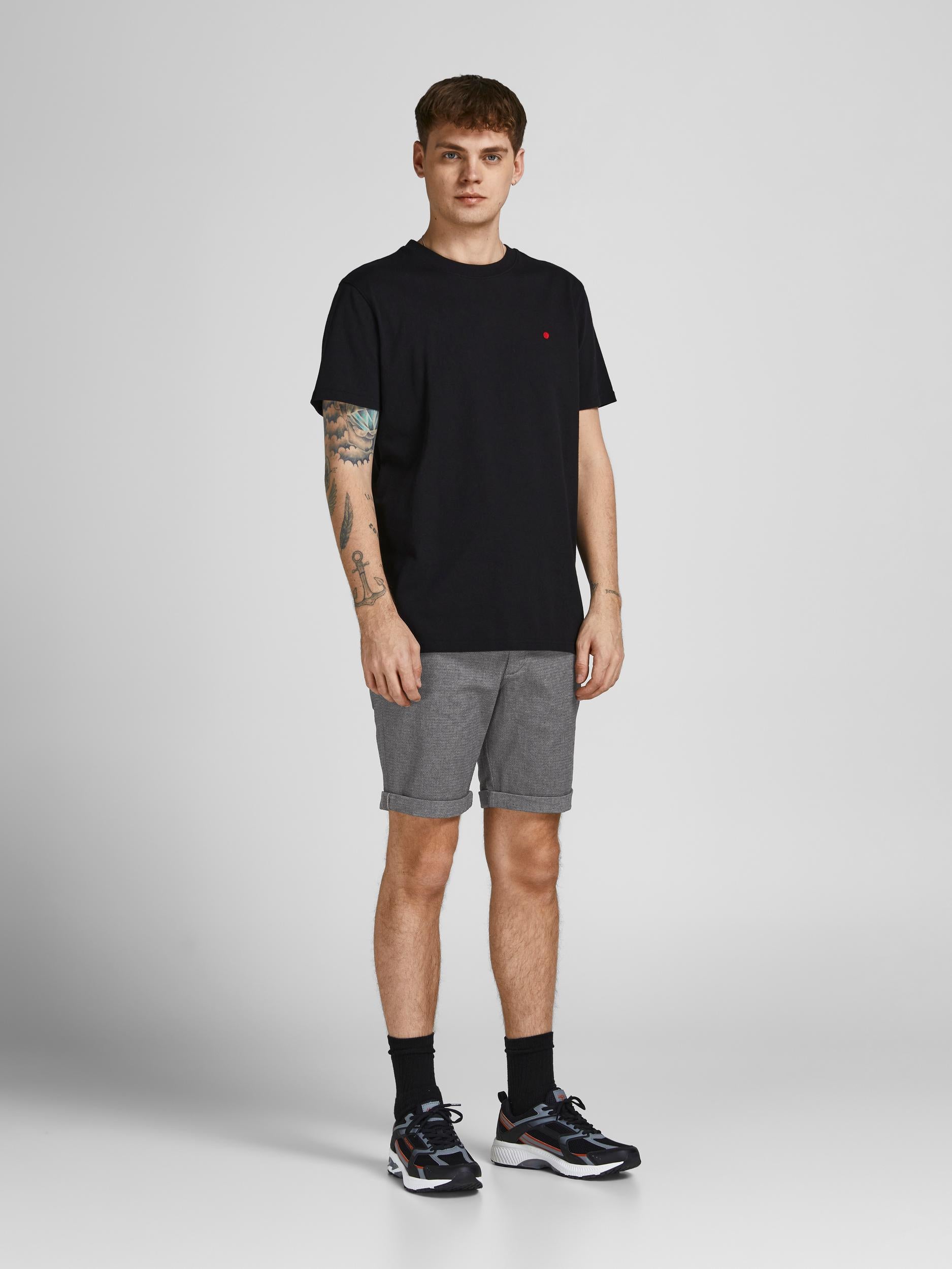 JACK & JONES Fury Shorts Drizzle Drizzle model front view