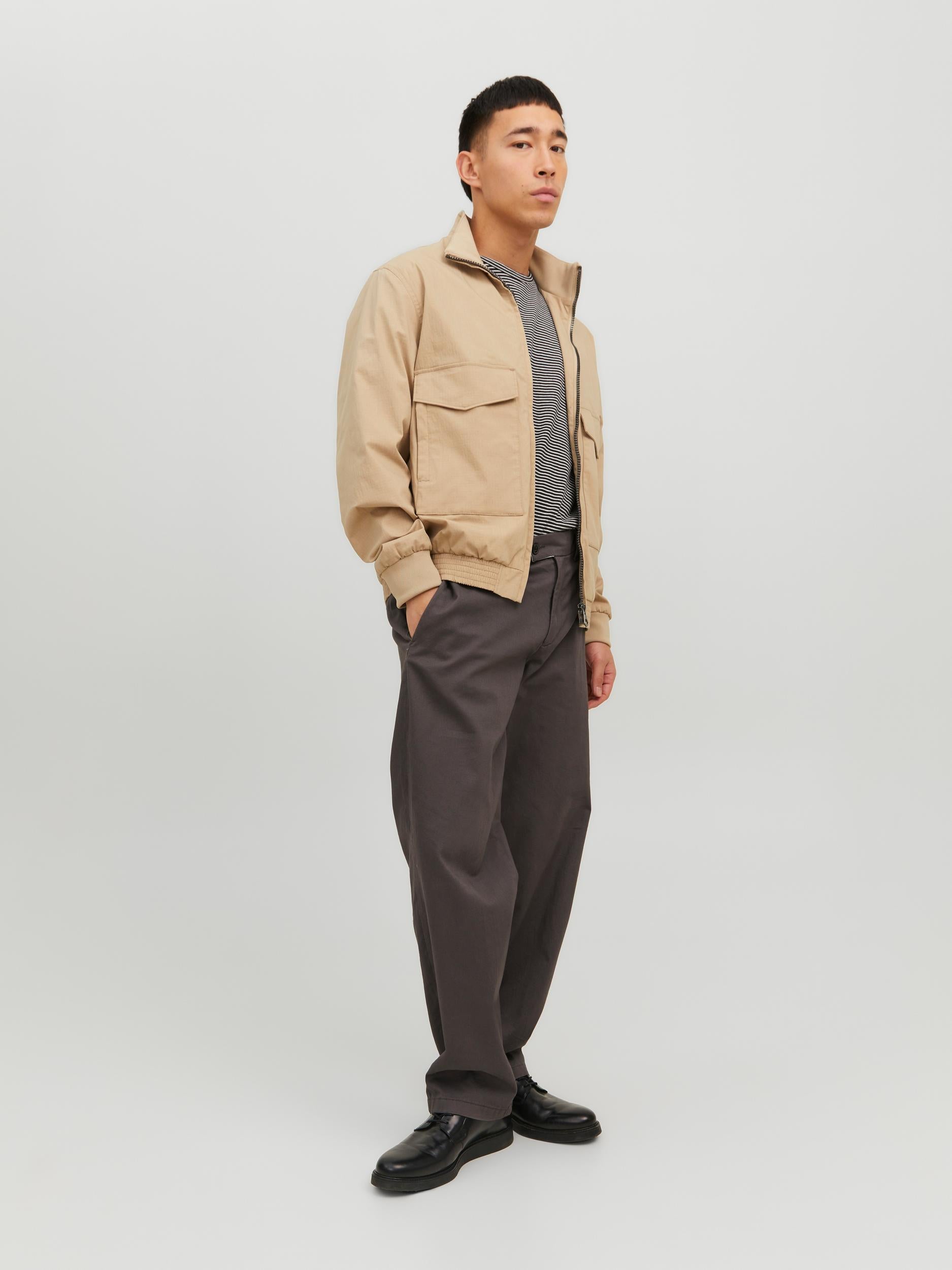 JACK JONES PREMIUM Reem Bomber Jacket White Pepper White Pepper model front view