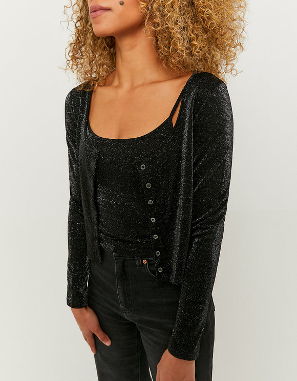 BLACK LONG SLEEVES TOP - Model Close Up