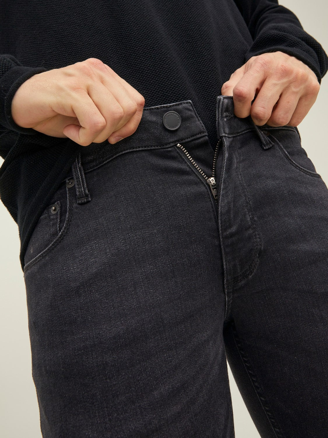 Liam Evan 359 Black Skinny Jeans-Zip View