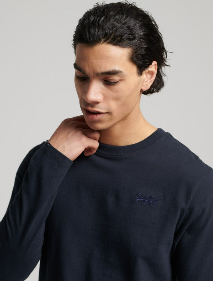 Vintage logo emb long sleeve men's top Eclipse Navy-Close up view