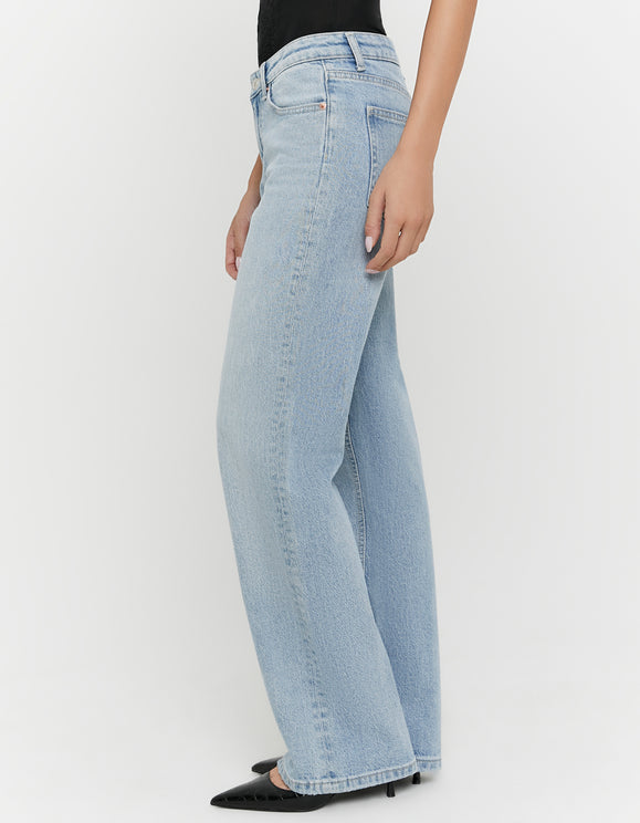 Tally Weijl Blue Low Waist Straight Jeans worn by model, side view